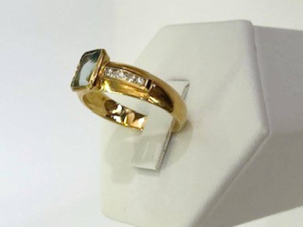 Women's or Men's 18 Karat Yellow Gold Diamond and Aquamarine Ring