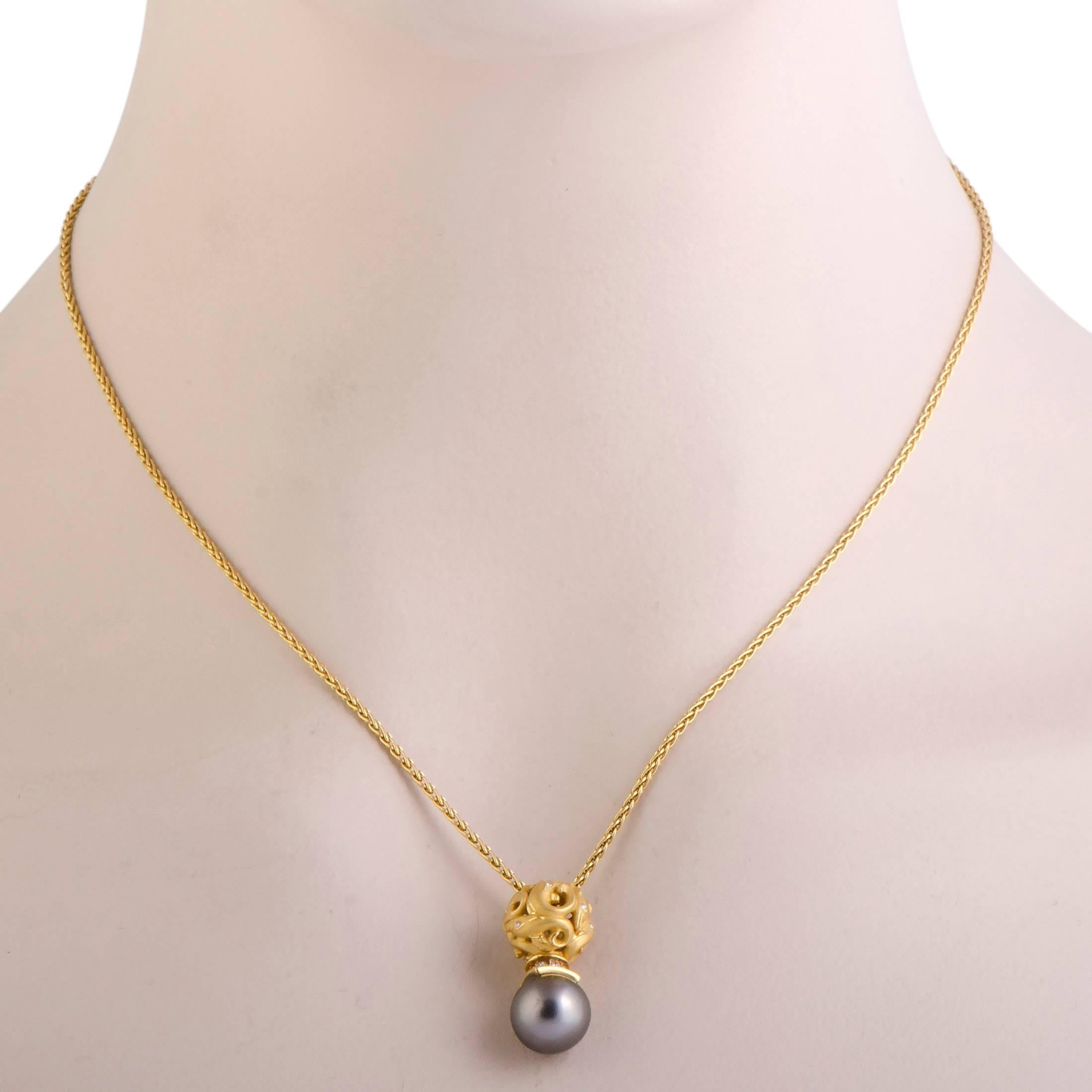 Made of attractive 18K yellow gold and embellished with scintillating diamond stones - a combination that never fails to make a stunning luxurious effect – this splendid necklace from Carrera y Carrera also has a nice mystical feel to it thanks to