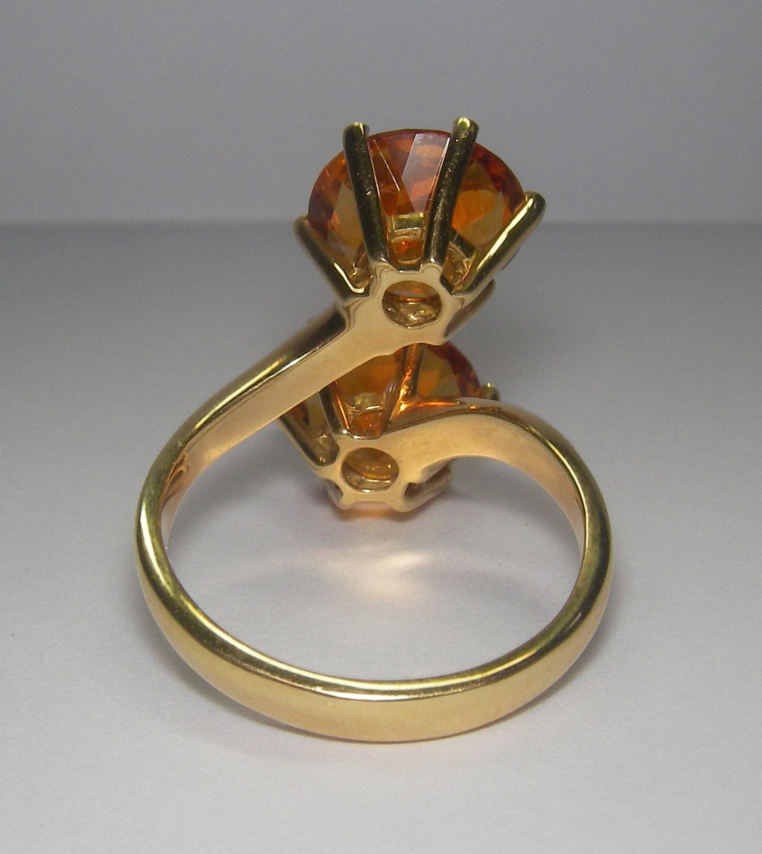 18 Karat Yellow Gold Diamond and Citrine Cocktail Ring In New Condition For Sale In Duesseldorf, DE