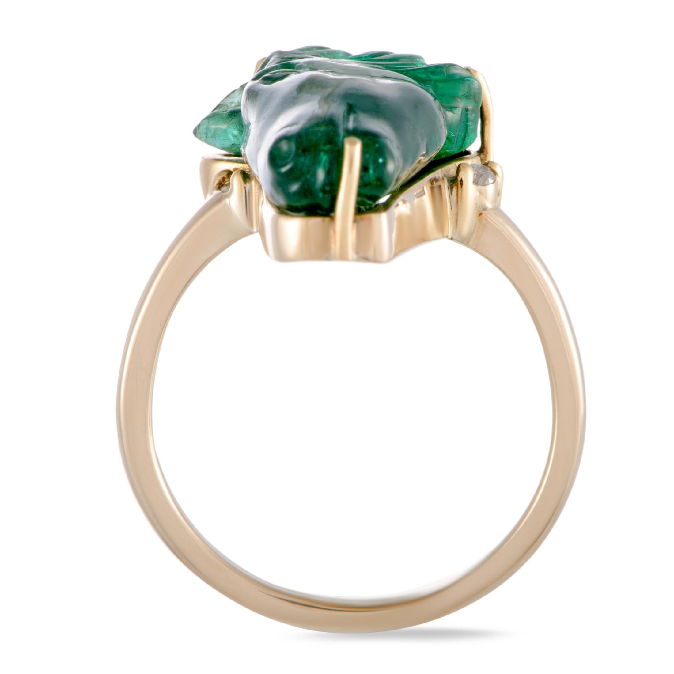 Boasting an exceptionally intriguing and highly unconventional motif for a tastefully bold appeal, this fantastic 18K yellow gold ring is neatly set with a magnificent emerald weighing 7.25 carats in the form of a graceful horse’s head while an