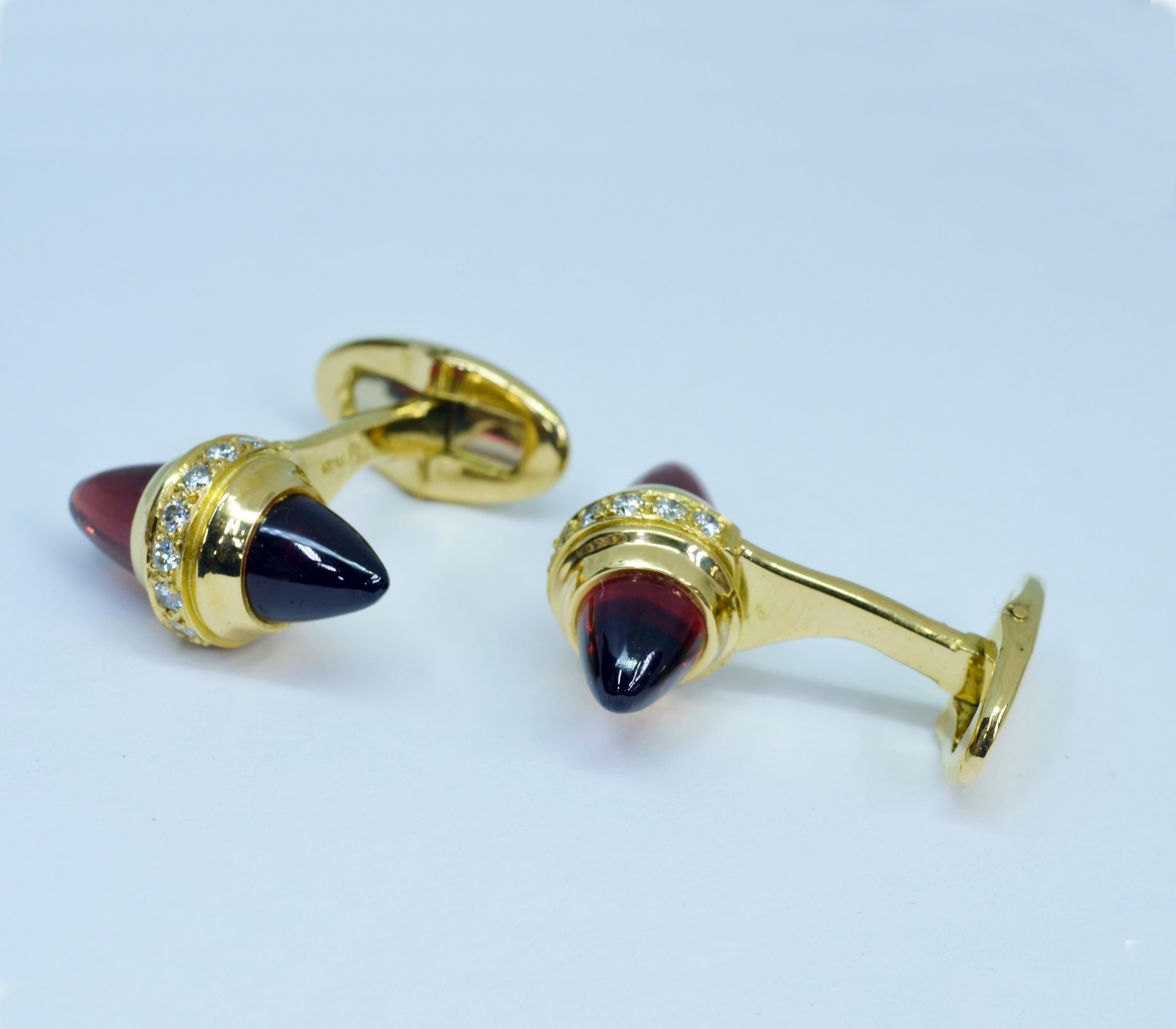 18 Karat Yellow Gold Diamond and Garnet Cufflinks In New Condition For Sale In Warren, ME