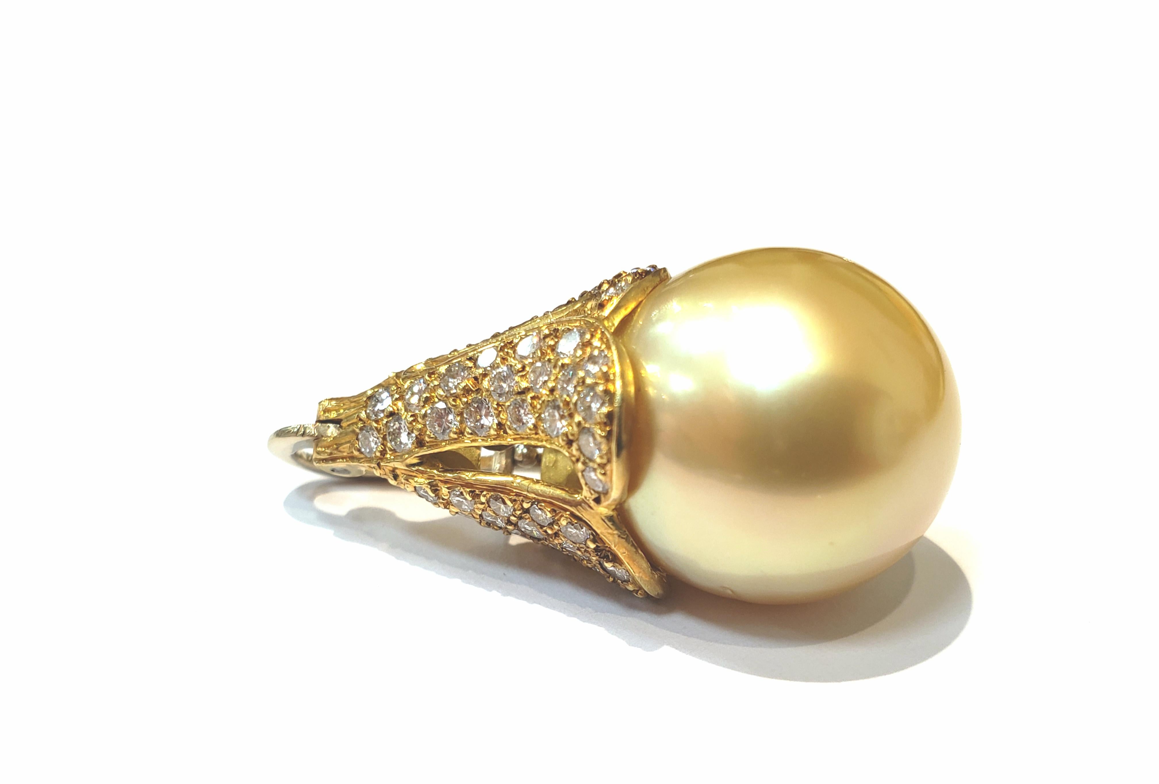 18 Karat Yellow Gold, Diamond and Golden South Sea Pearl Enhancer In Excellent Condition For Sale In Red Bank, NJ