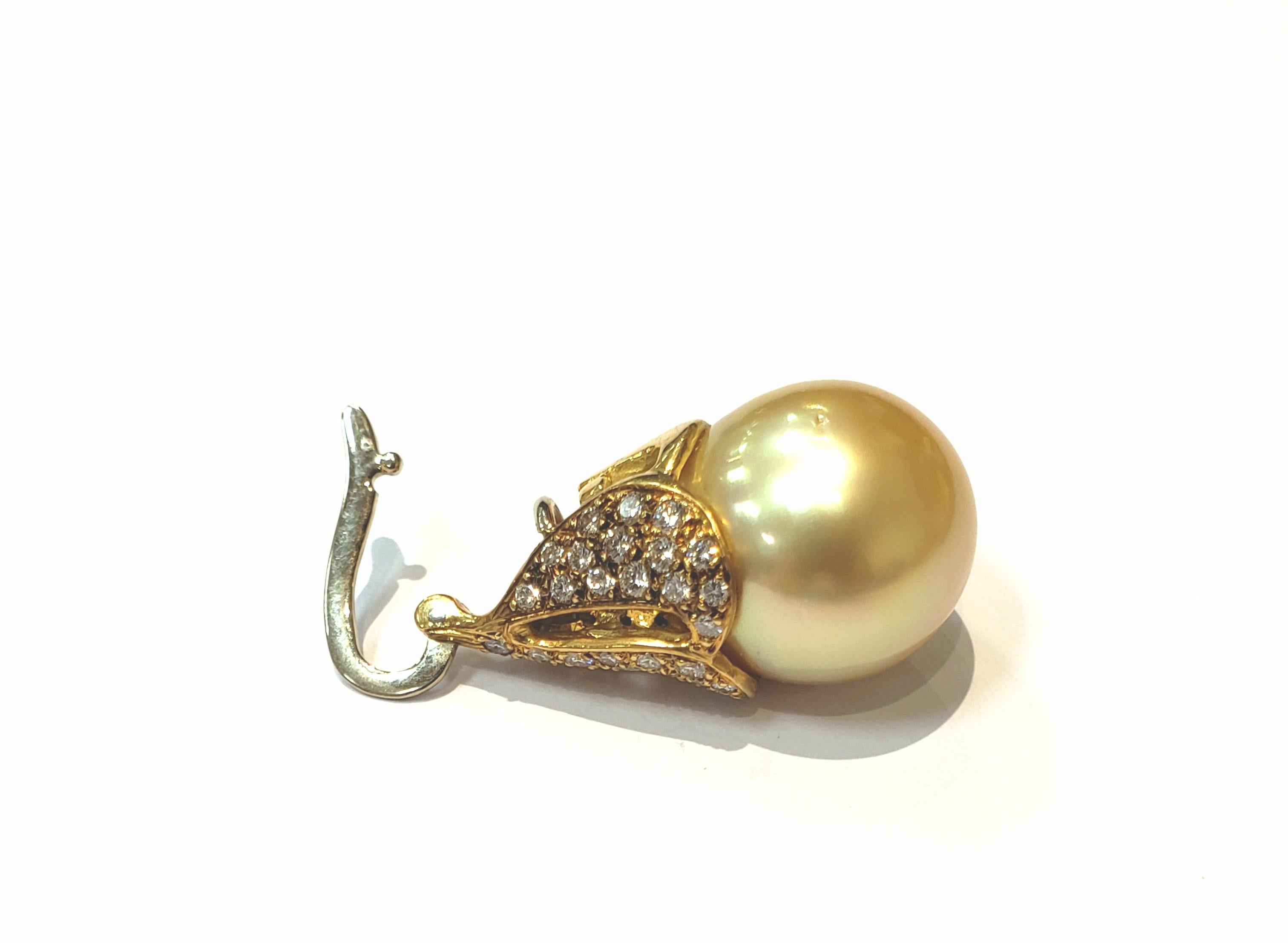 18 Karat Yellow Gold, Diamond and Golden South Sea Pearl Enhancer For Sale 1