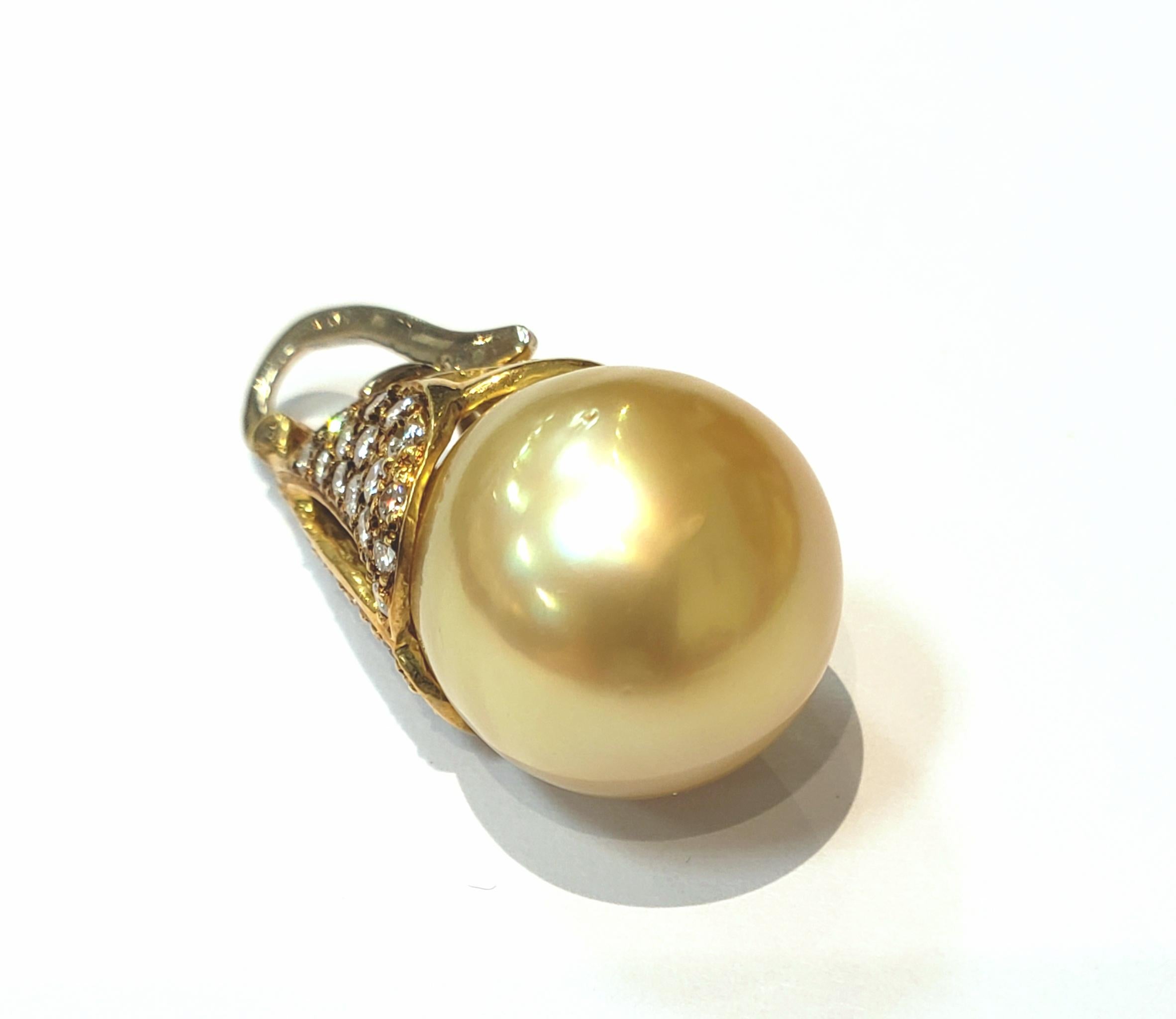 18 Karat Yellow Gold, Diamond and Golden South Sea Pearl Enhancer For Sale 4