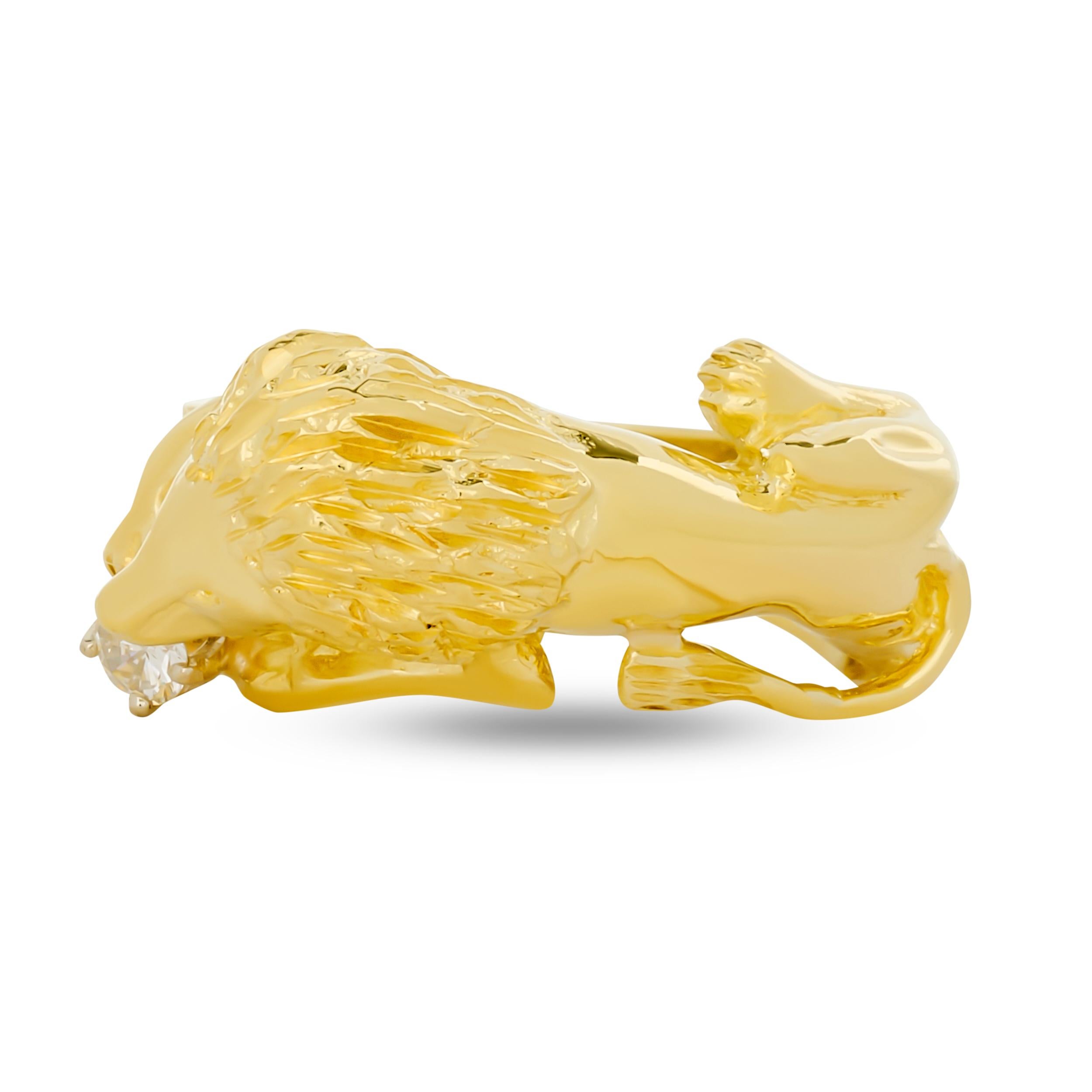Bague en or jaune 18 carats avec diamant et corps de lion Excellent état - En vente à Philadelphia, PA