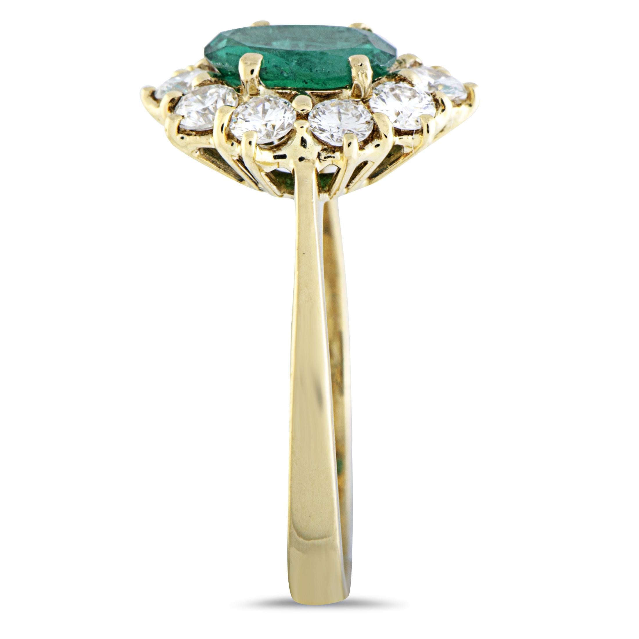 18 Karat Yellow Gold Diamond and Oval Emerald Ring In Excellent Condition In Southampton, PA