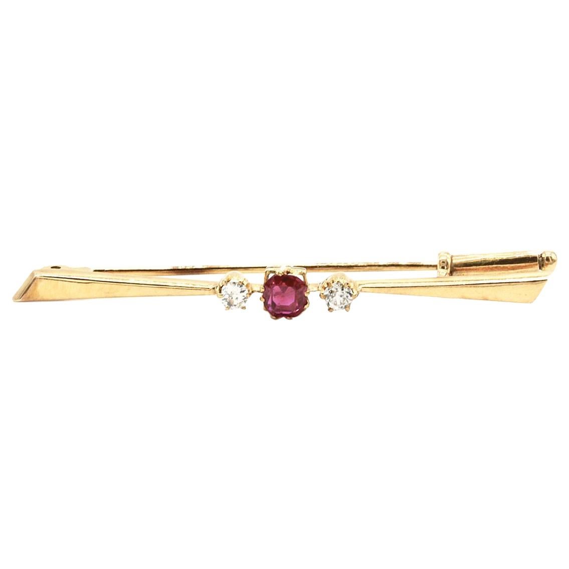 18 Kt Yellow Gold Diamond and Ruby Tie Pin For Sale