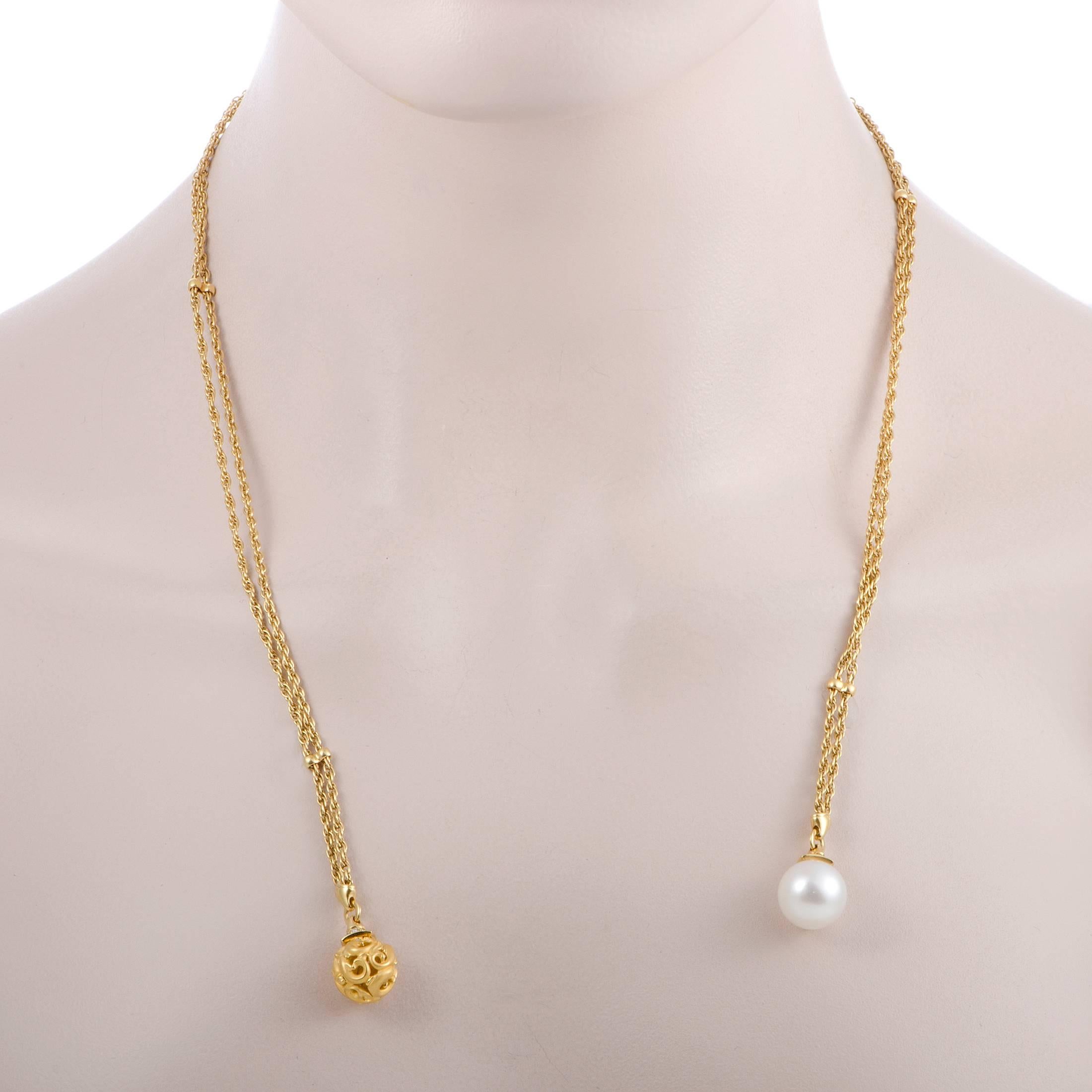The prestigious materials and the enchanting offbeat design give this splendid necklace an incredibly graceful, elegant appeal. Presented by Carrera y Carrera, the necklace is made of exquisite 18K yellow gold and boasts two gorgeous pendants, one