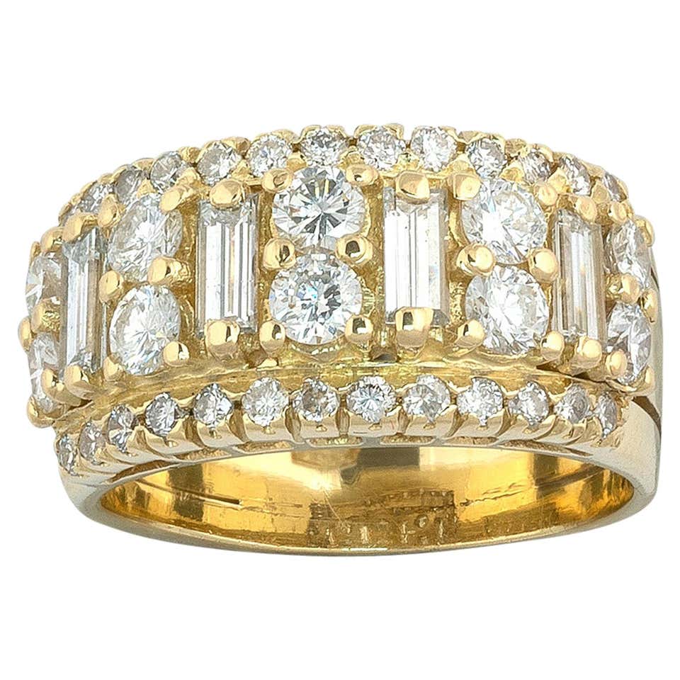 Modern Diamond Gold 3-Band Ring For Sale at 1stdibs