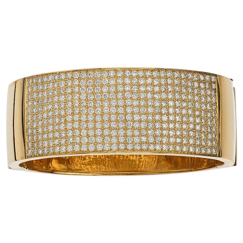 18 Karat Yellow Gold Diamond Bangle Bracelet For Sale