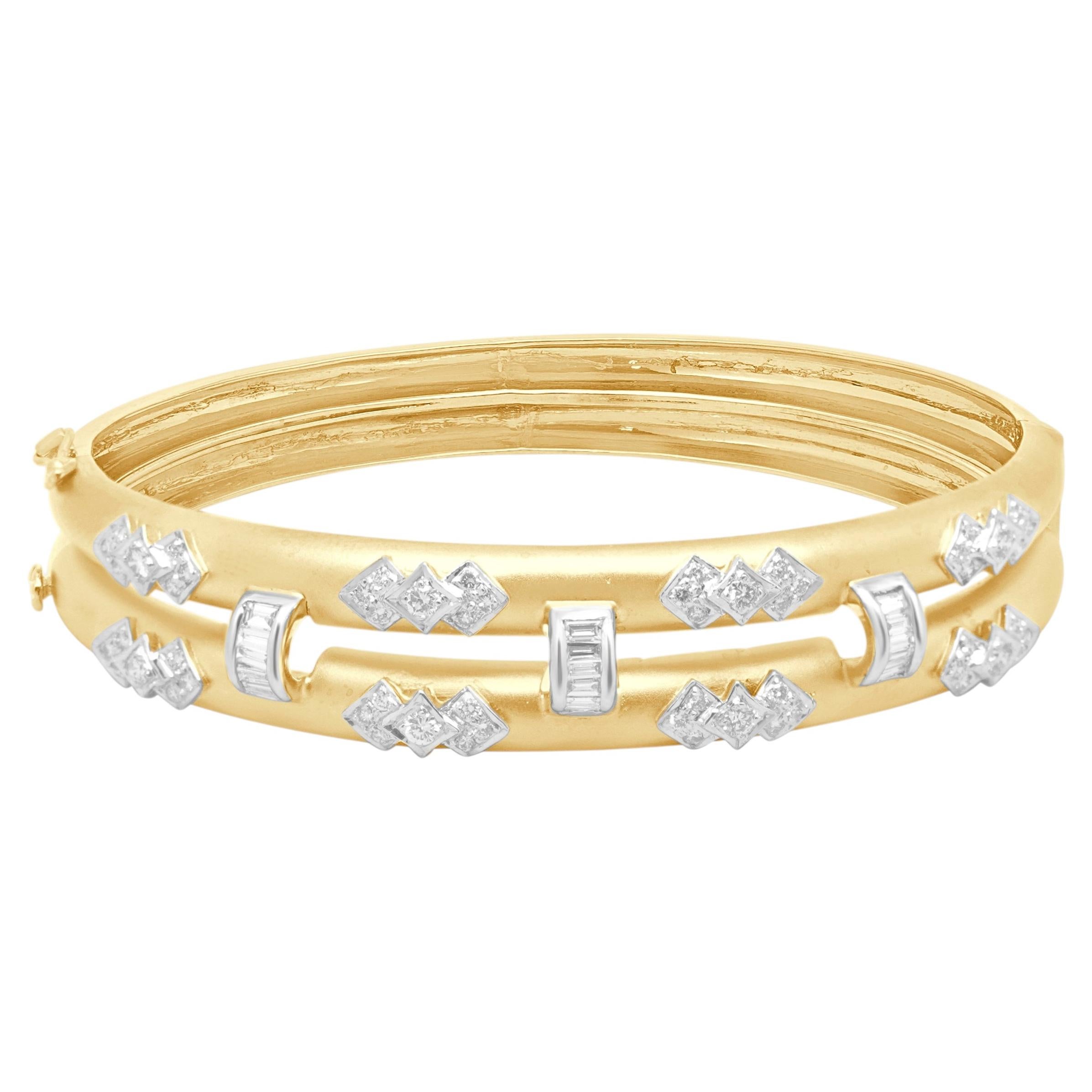 18 Karat Yellow Gold Diamond Bangle
