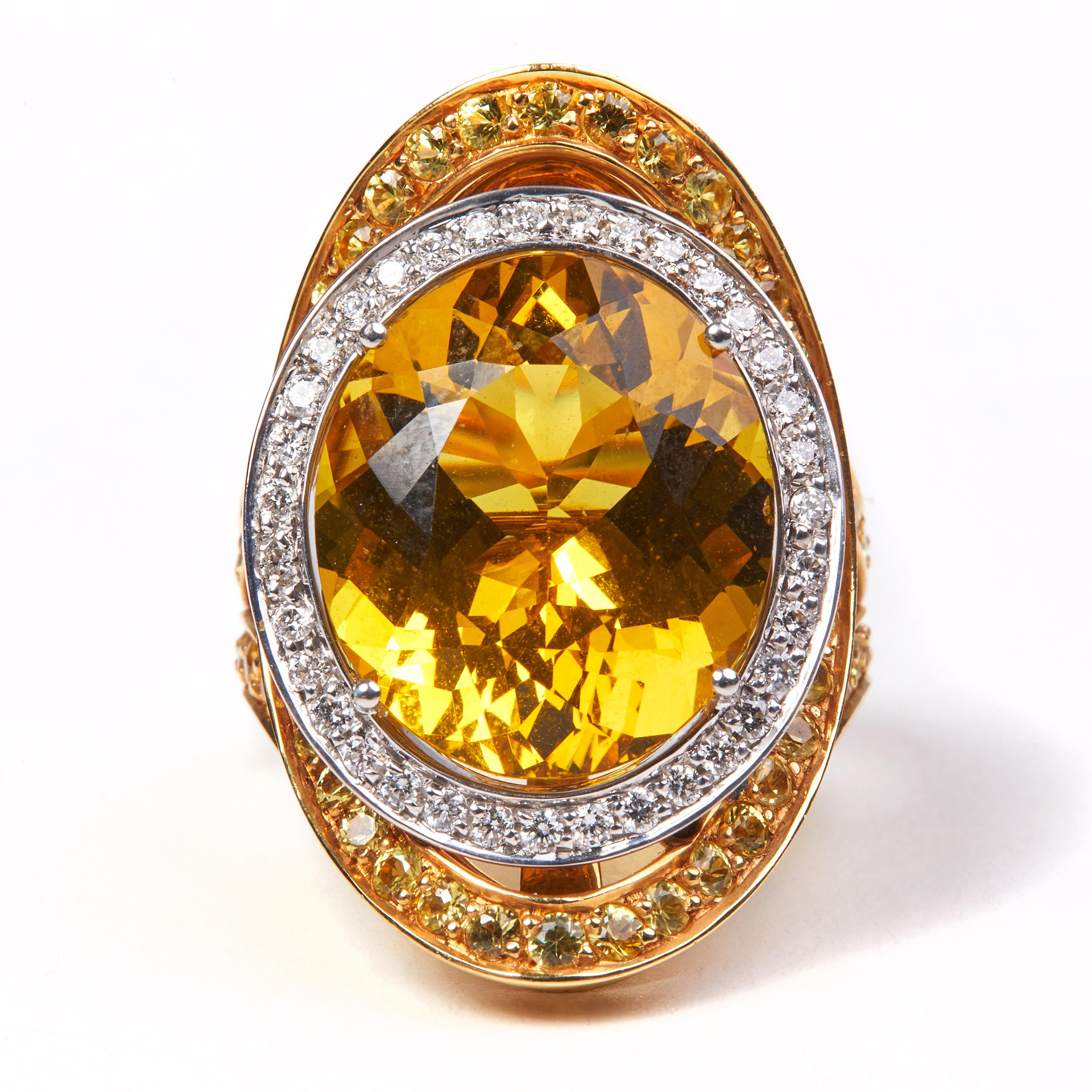18 Karat Yellow Gold Diamond  Beryl Yellow and Zaphires Coktail Ring In New Condition In Duesseldorf, DE