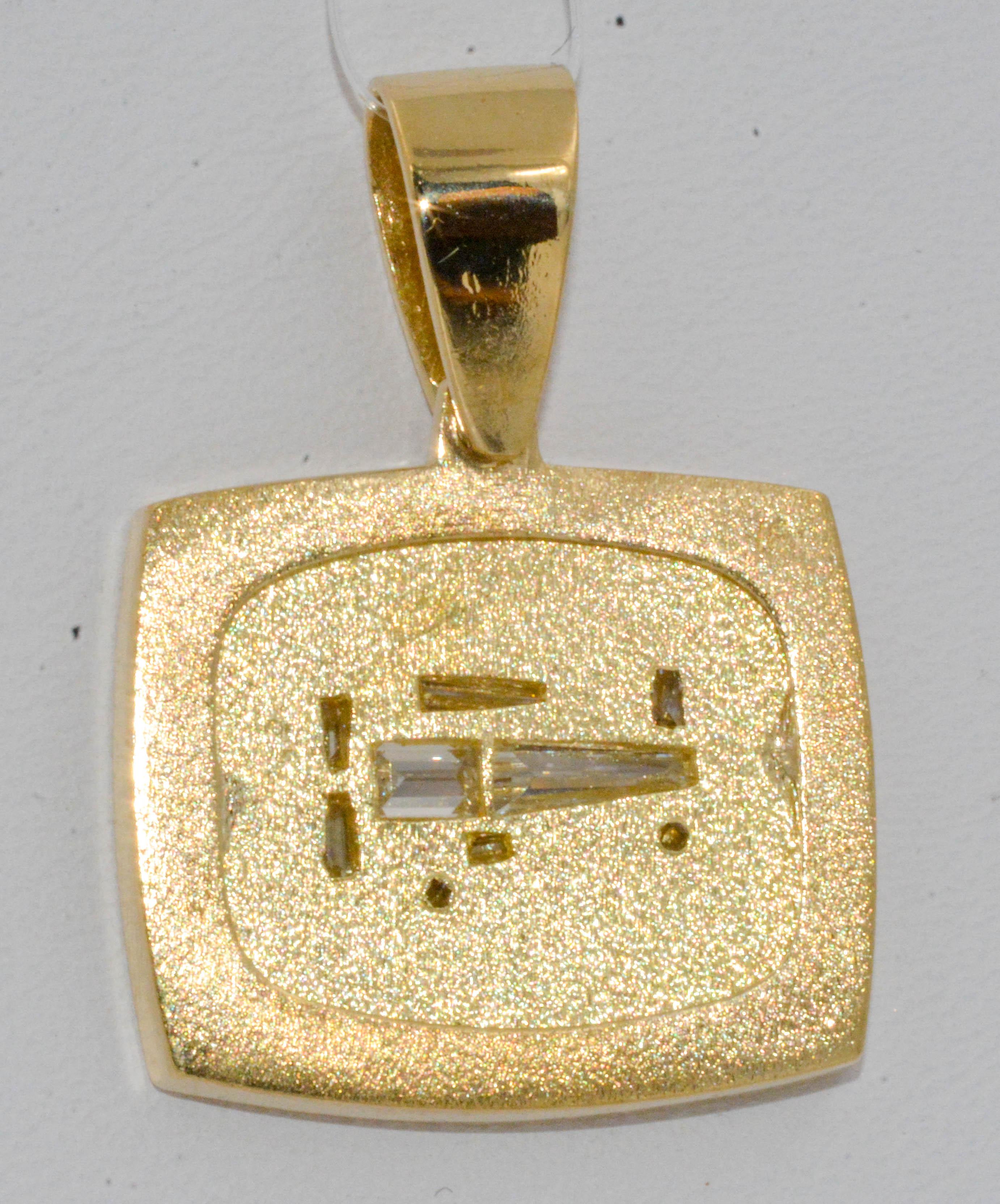 Modern 18 Karat Yellow Gold Diamond Bi-Plane Motif Diamond Pendant