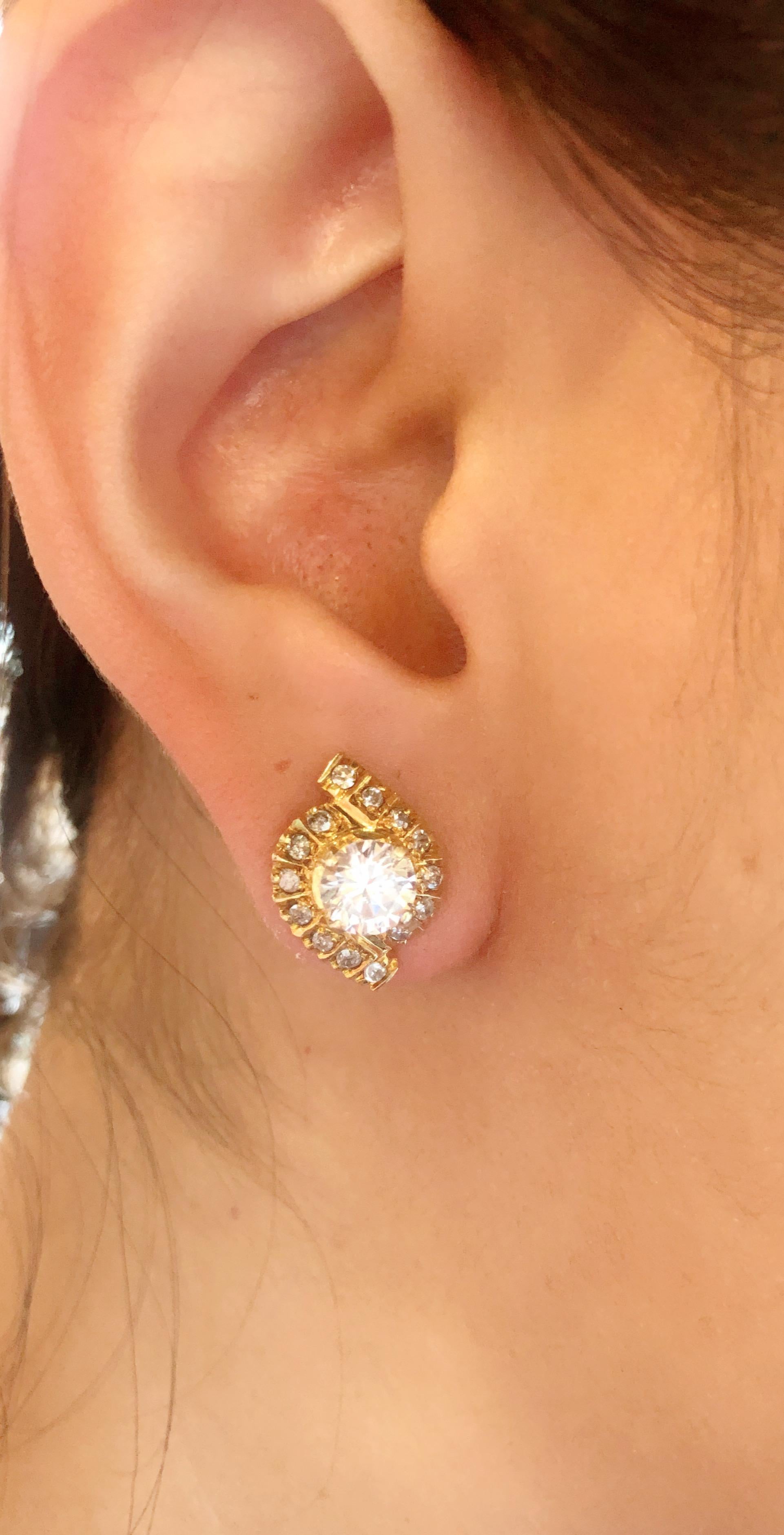 Round Cut 18 Karat Yellow Gold Diamond Button Earrings. 