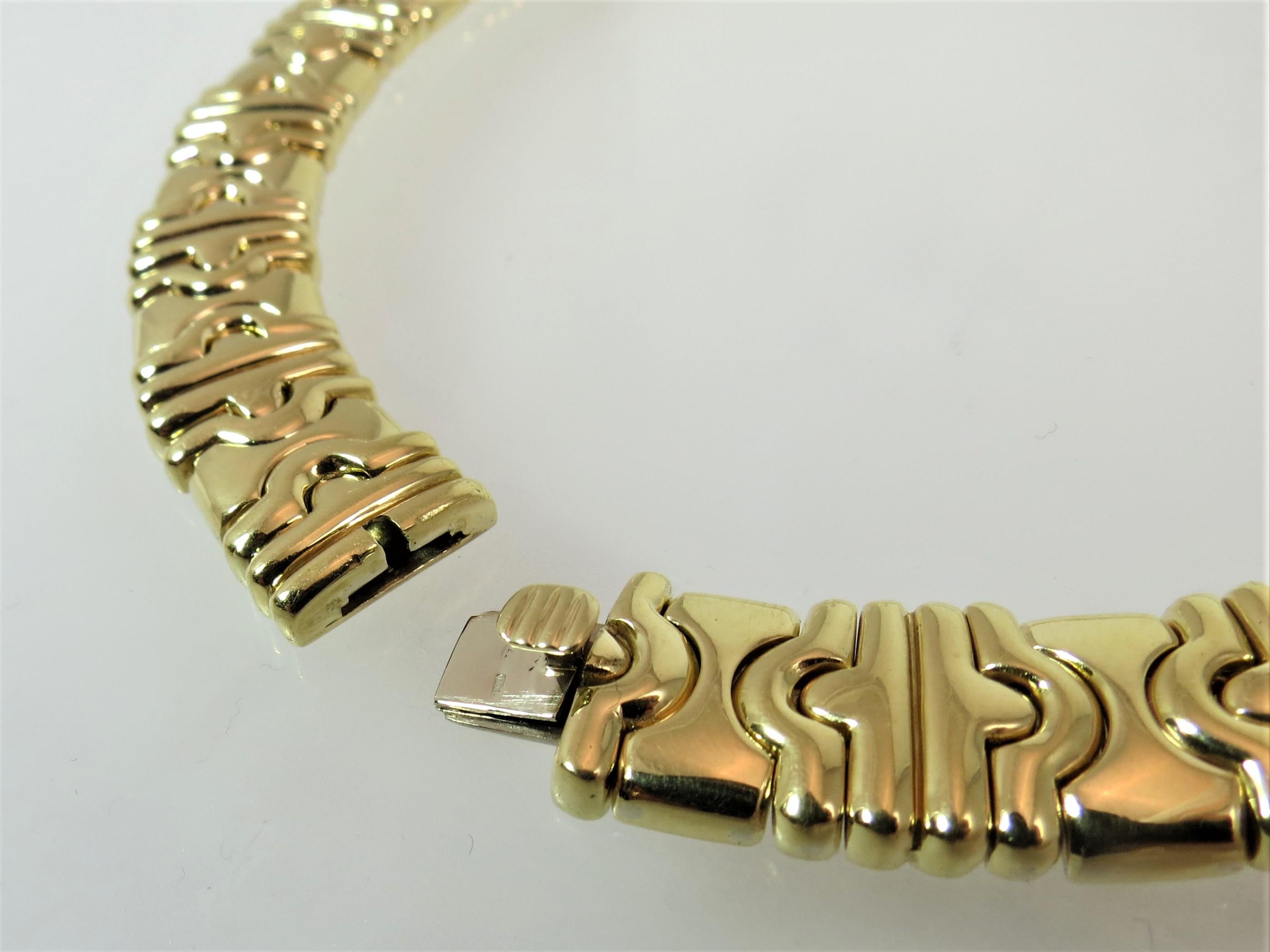 Contemporary 18 Karat Yellow Gold Diamond Choker Necklace For Sale