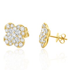 18 Karat Yellow Gold Diamond Clover Stud Earrings