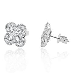 18 Karat White Gold Diamond Clover Stud Earrings