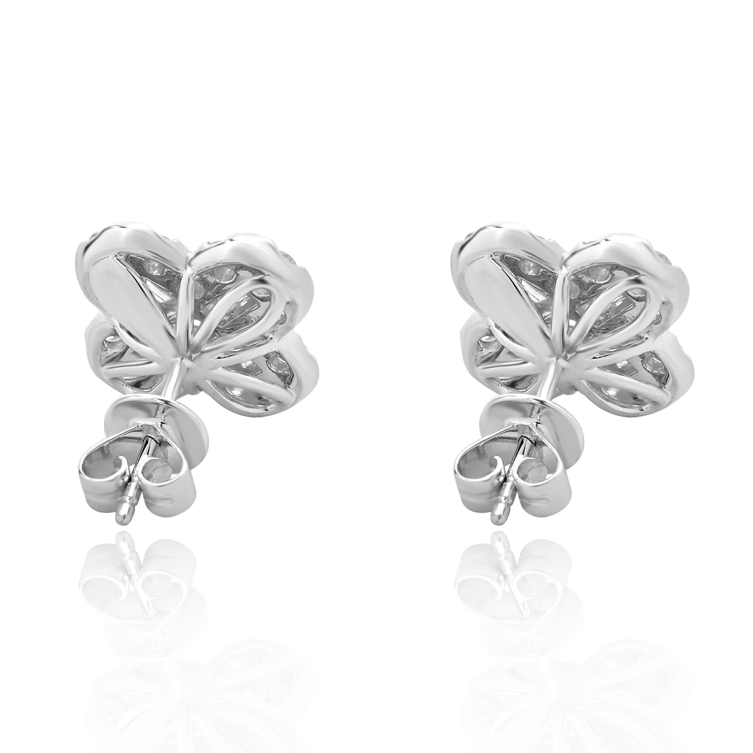 18 Karat White Gold Diamond Clover Stud Earrings In Excellent Condition For Sale In Scottsdale, AZ