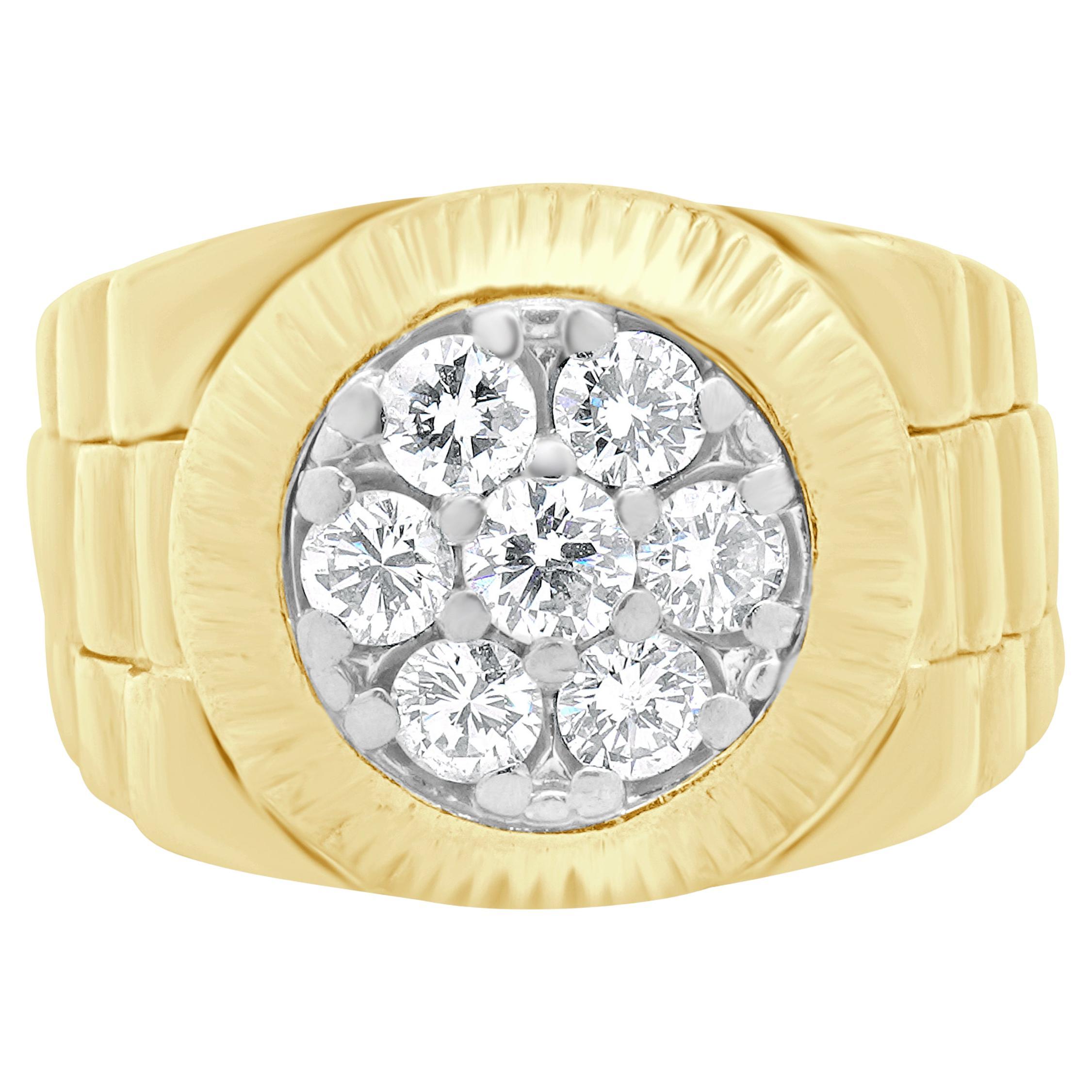 Anillo en racimo de diamantes de oro amarillo de 18 quilates