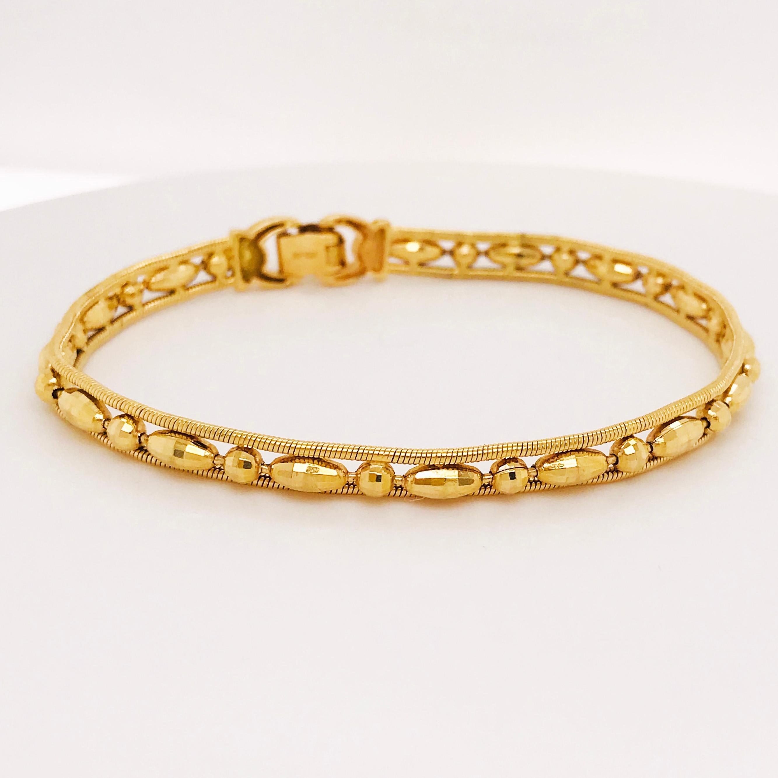 18 Karat Yellow Gold Diamond Cut Bracelet Heavy Weight 6.75 Inches 5 MM Wide In New Condition In Austin, TX