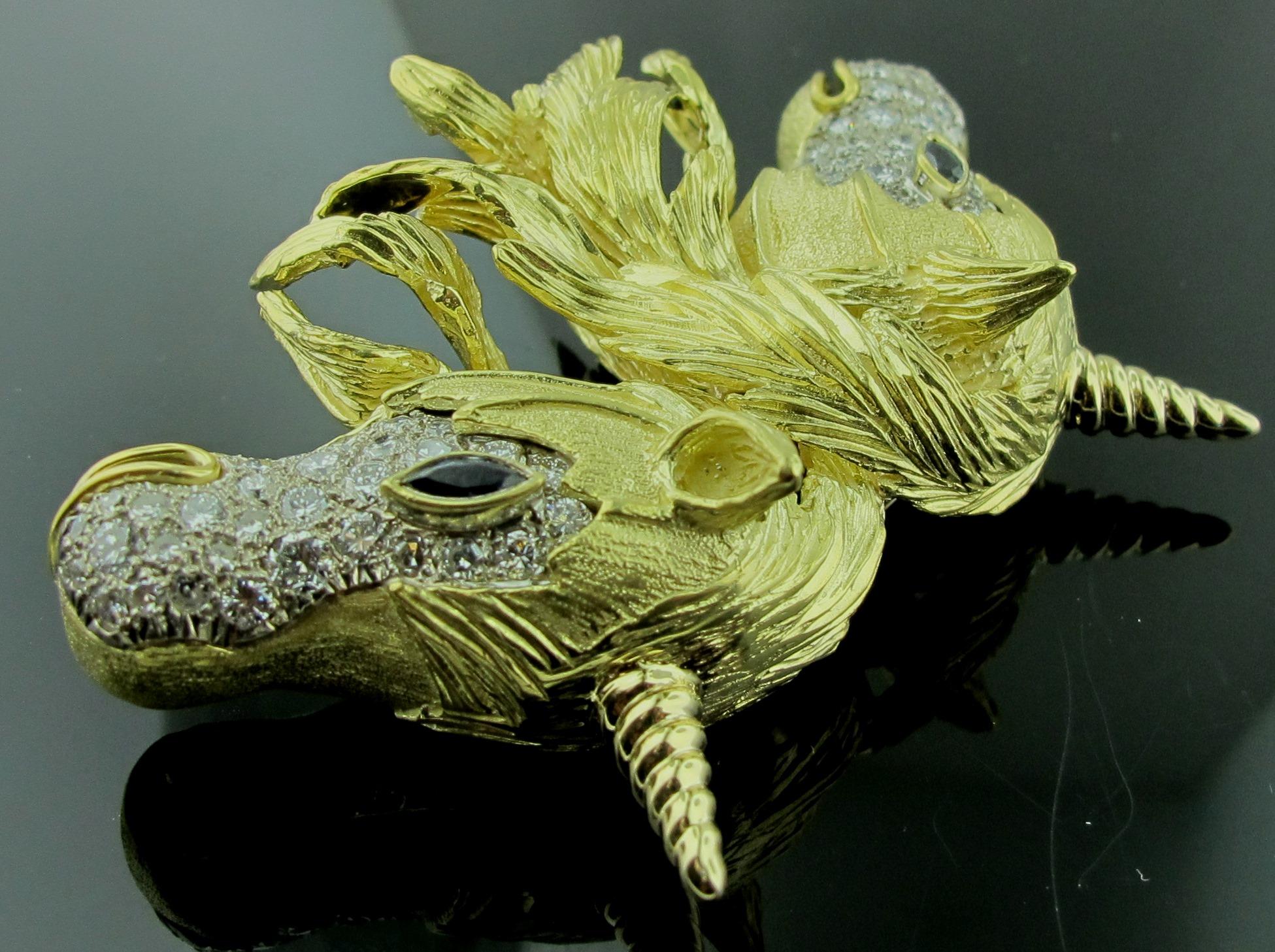 Broche/collier à double licorne en or jaune 18 carats et diamants en vente 1
