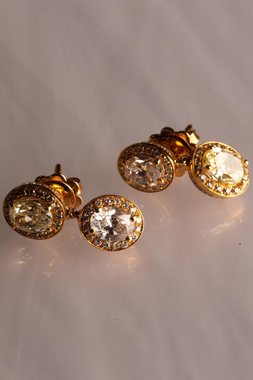 Round Cut 18 Karat Yellow Gold Diamond Drop Earrings For Sale