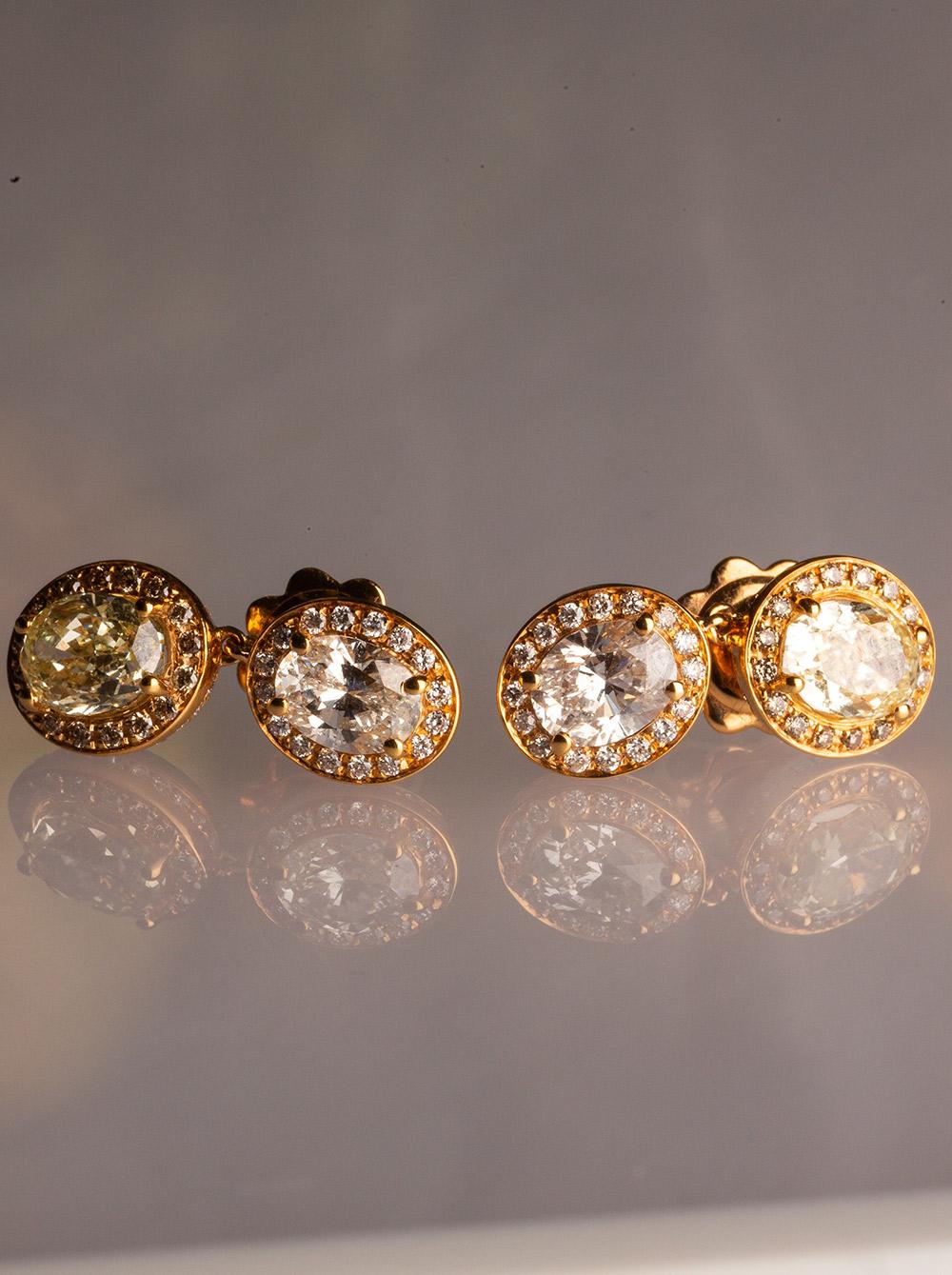 18 Karat Yellow Gold Diamond Drop Earrings For Sale 3