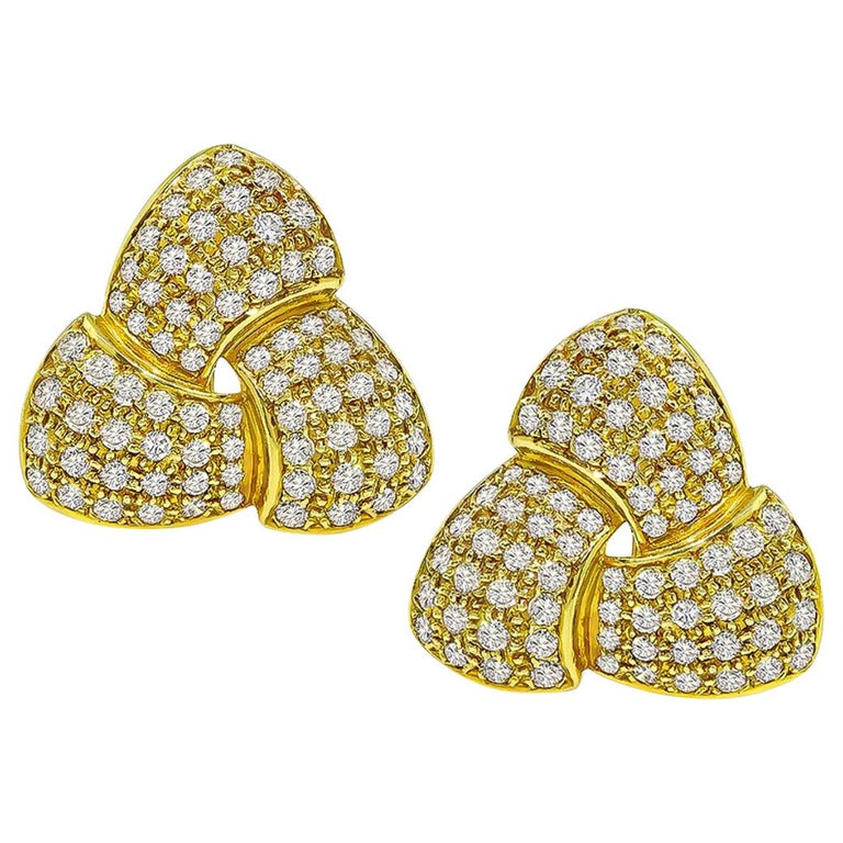 18 Karat Yellow Gold Diamond Earrings For Sale at 1stDibs