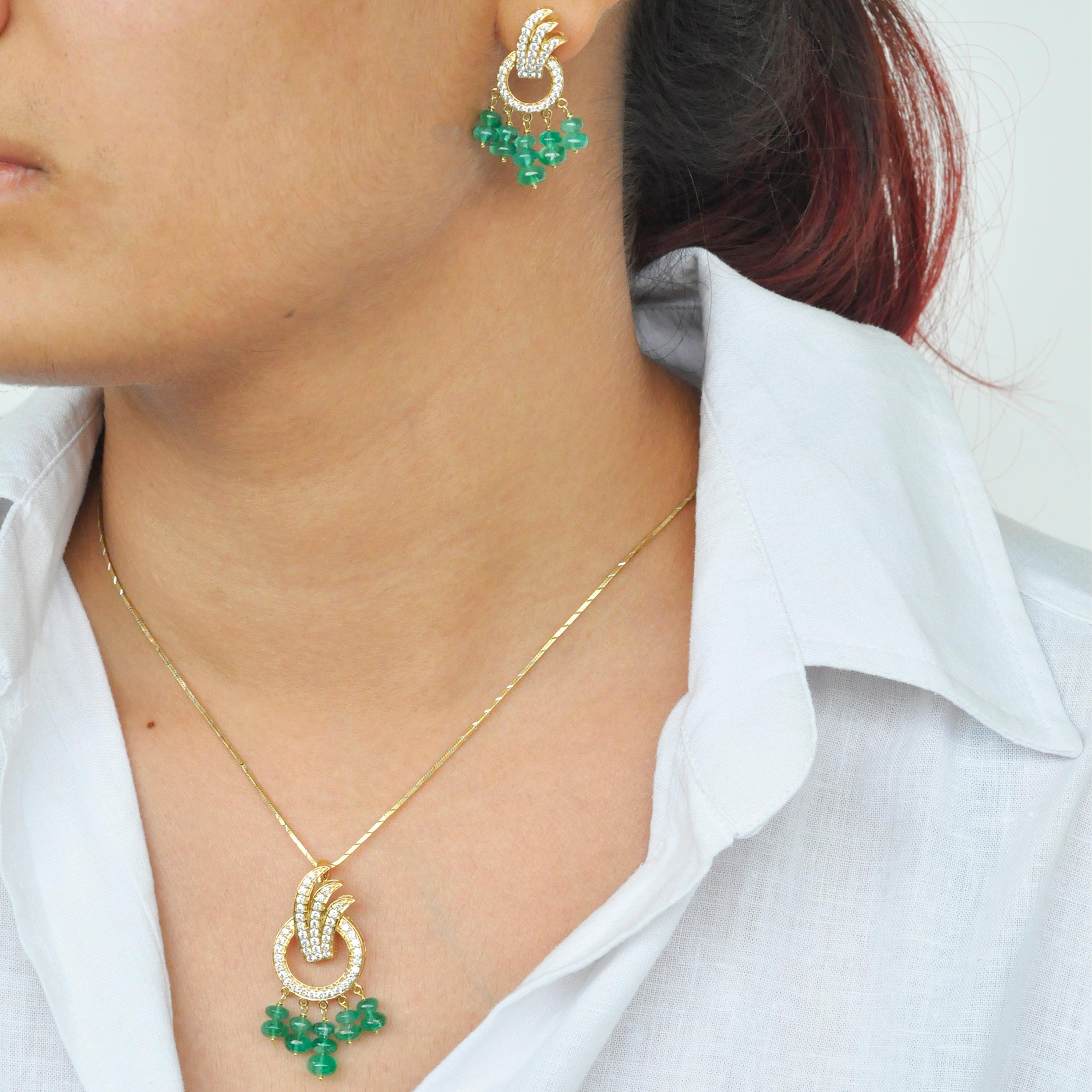 18 Karat Yellow Gold Diamond Emerald Beads Pendant Necklace Dangle Earrings Set For Sale 13