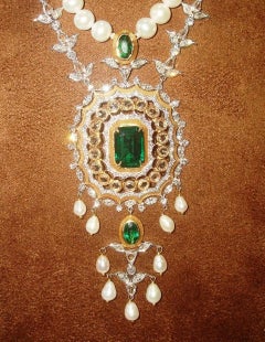 18 Karat Yellow Gold, Diamond, Emerald & Pearl Sautoir