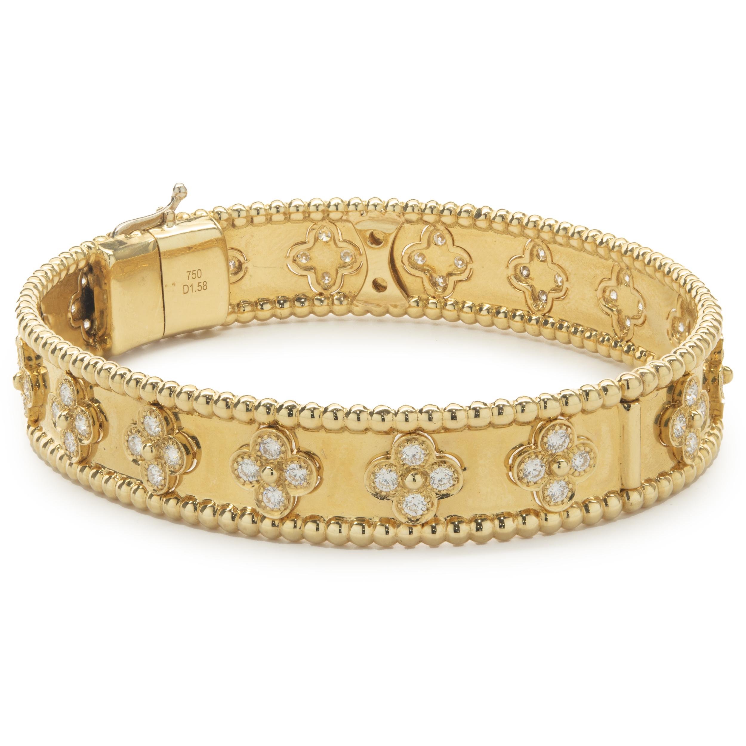 Designer: Sonderanfertigung
MATERIAL: 18K Gelbgold
Diamanten: 64 runde Diamanten im Brillantschliff = 1,58cttw
Farbe: G
Klarheit: VS2
Abmessungen: Das Armband passt an ein Handgelenk von bis zu 7,5 Zoll
Gewicht: 32,89 Gramm