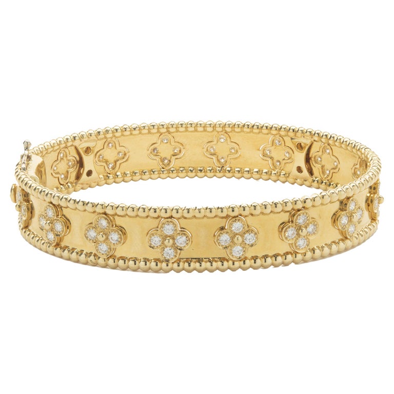 18 Karat Yellow Gold Diamond Flower Bangle Bracelet at 1stDibs