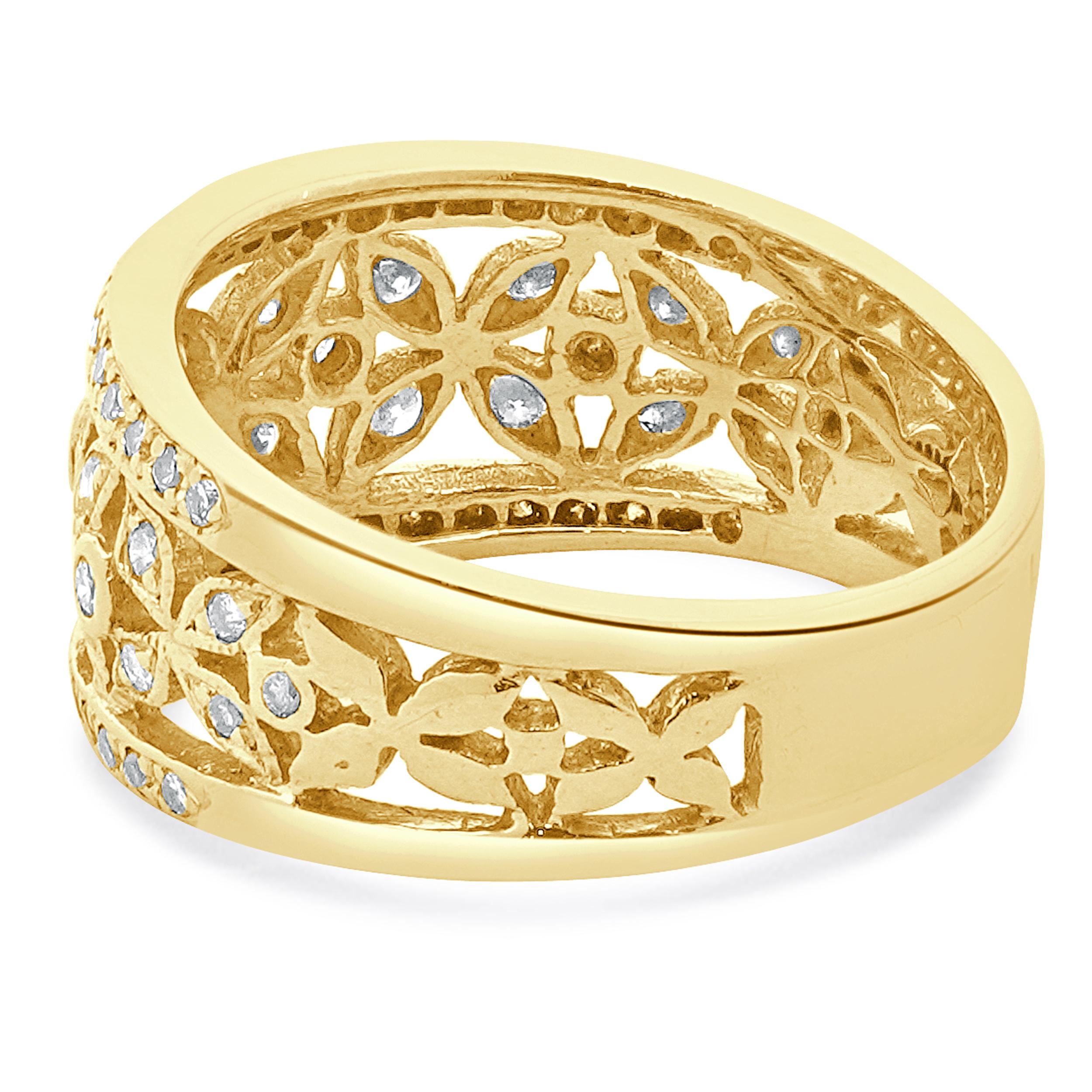 Brilliant Cut 18 Karat Yellow Gold Diamond Flower Ring For Sale
