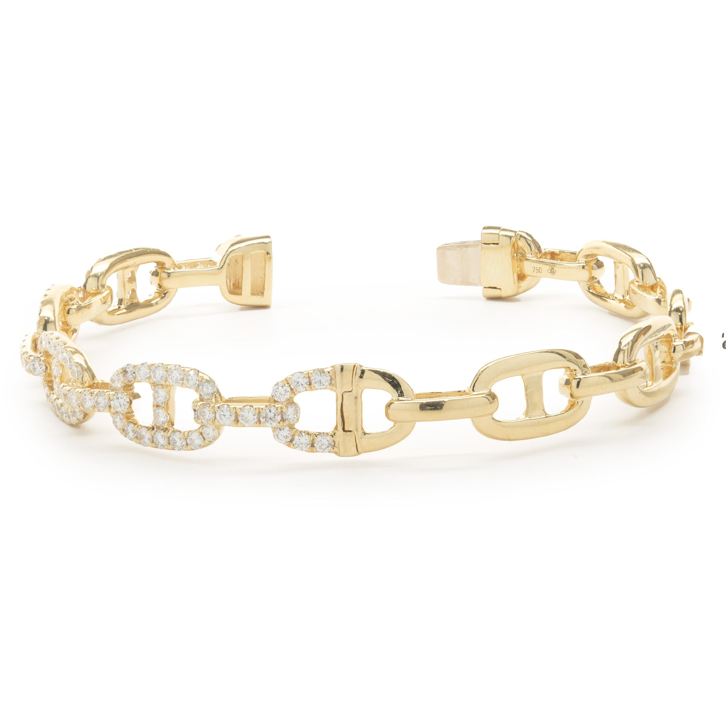 18 Karat Yellow Gold Diamond Gucci Link Hinged Bangle Bracelet en Excelente Estado en Scottsdale, AZ