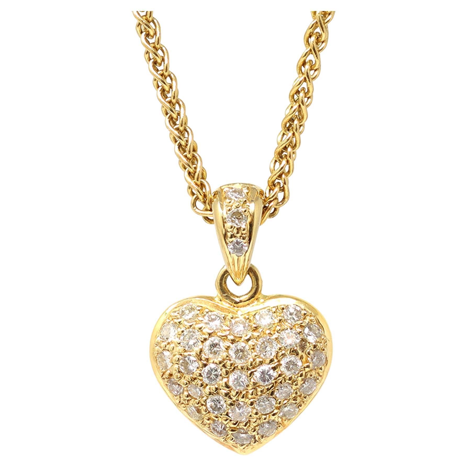 18 karat yellow gold diamond heart pendant necklace For Sale