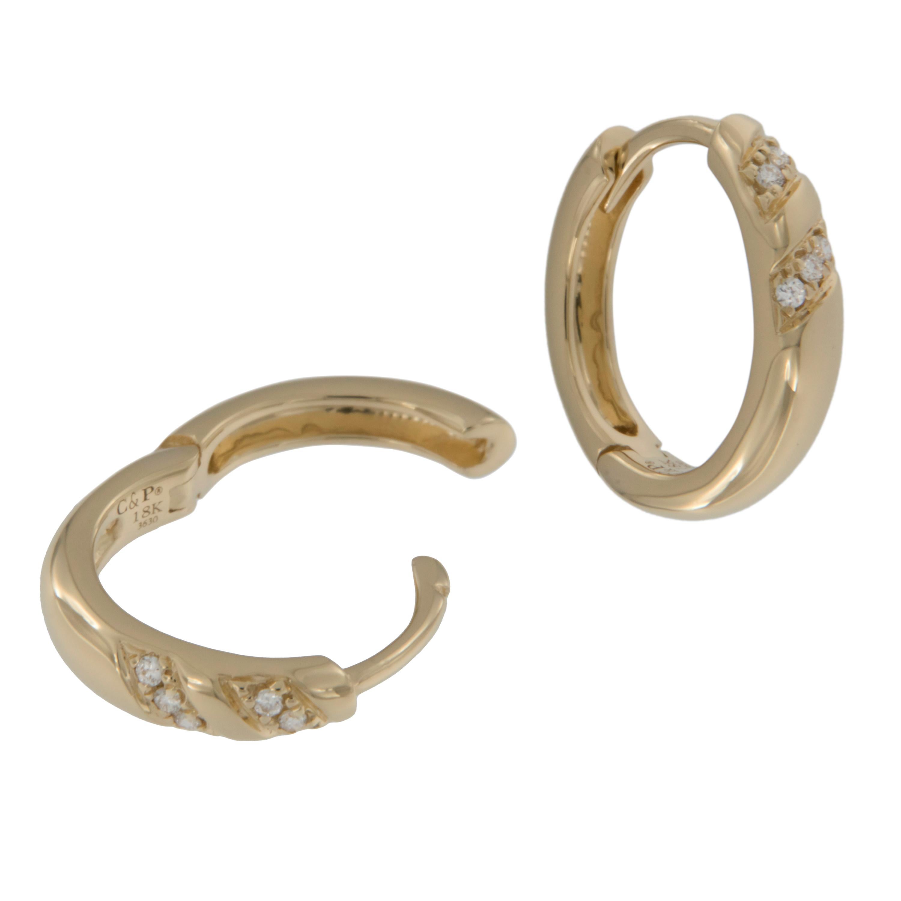Taille ronde Boucles d'oreilles en or jaune 18 carats avec diamants en vente