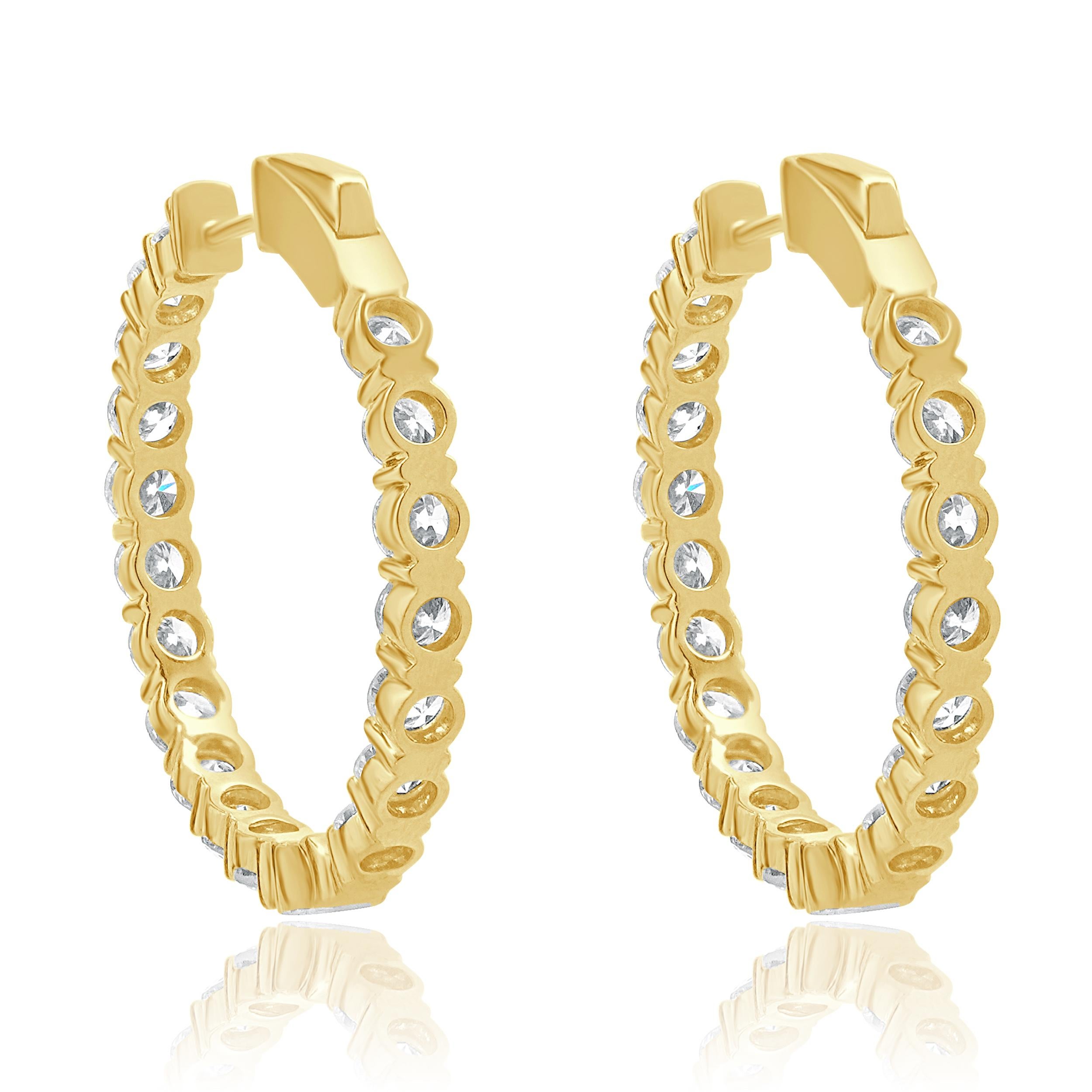Taglio brillante Orecchini a cerchio in oro giallo 18 carati con diamante interno ed esterno in vendita