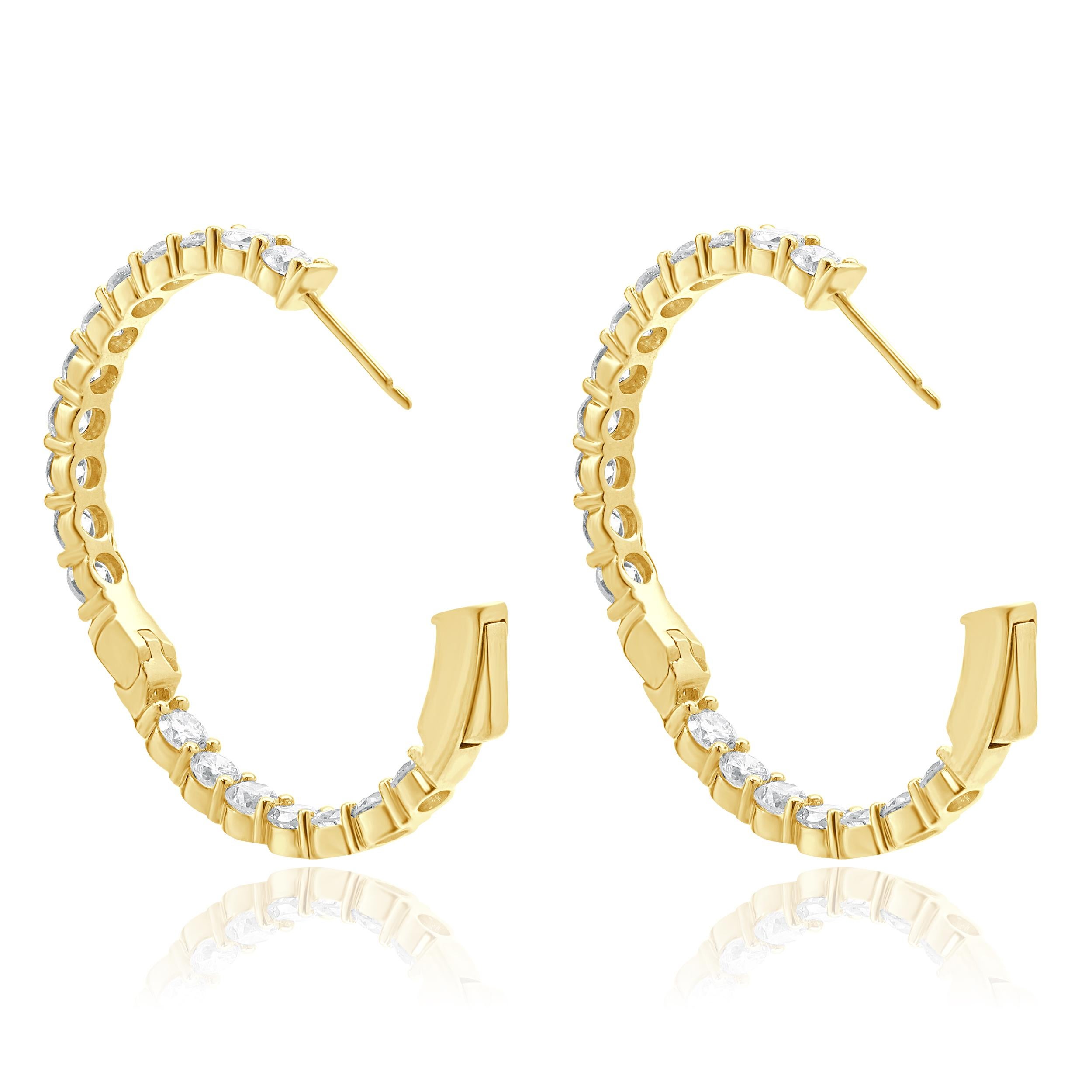 Orecchini a cerchio in oro giallo 18 carati con diamante interno ed esterno In condizioni ottime in vendita a Scottsdale, AZ