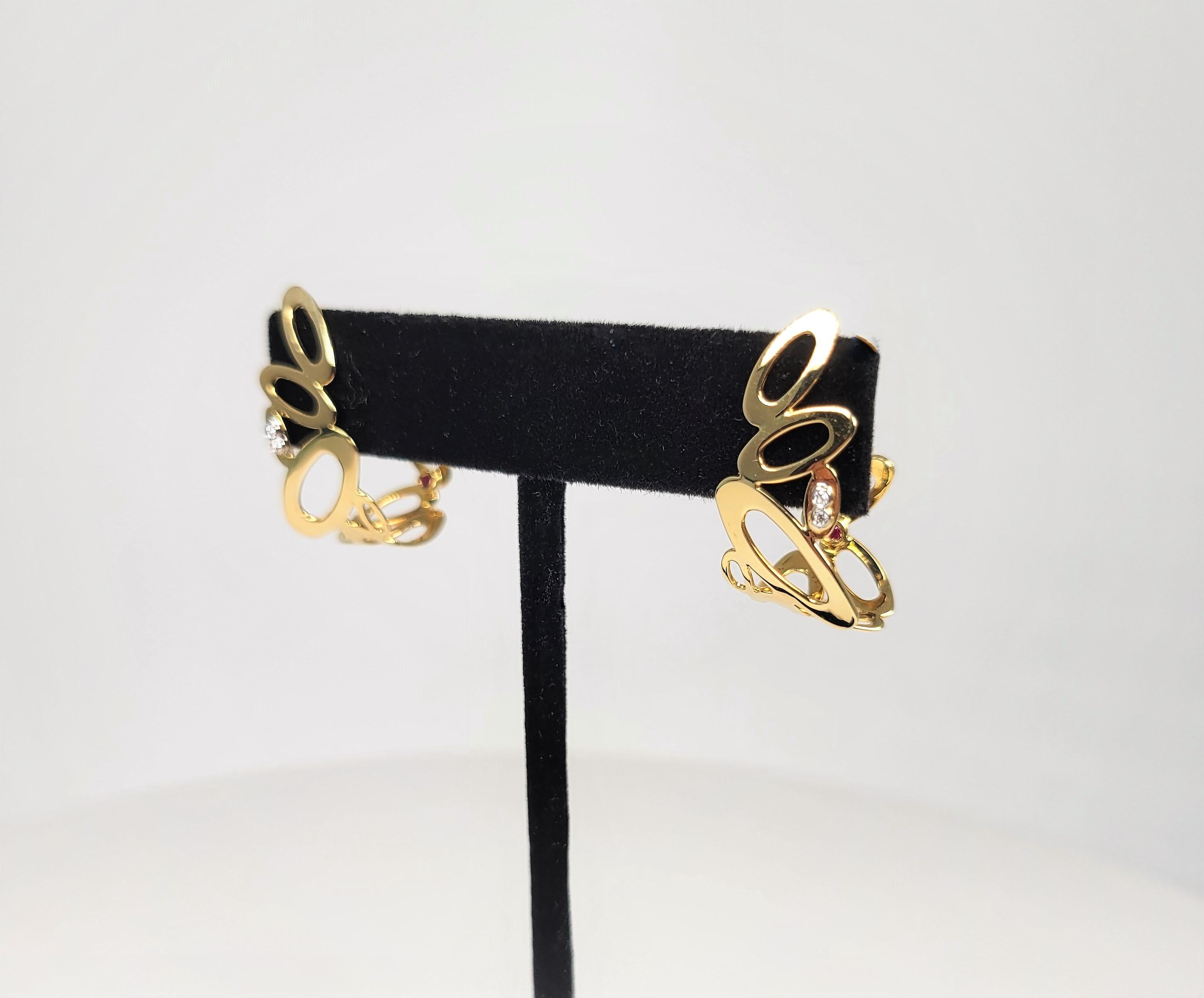 Round Cut 18 Karat Yellow Gold Diamond Italian Earrings