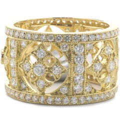 18 Karat Yellow Gold Diamond Maltese Cross Cigar Band