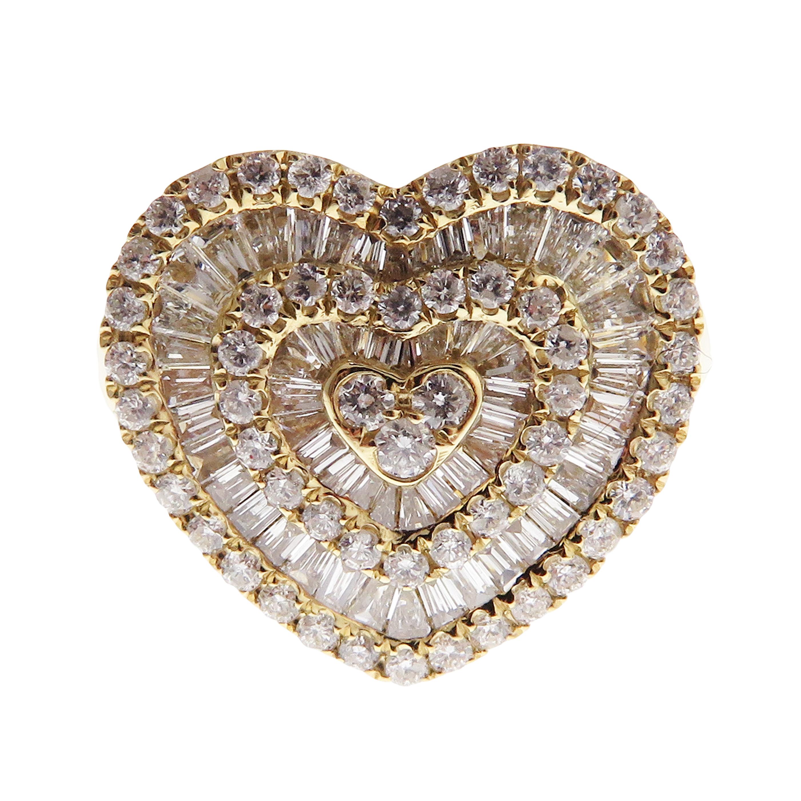 18 Karat Yellow Gold Diamond Medium Heart Stud Earring Ring Set In New Condition In Los Angeles, CA