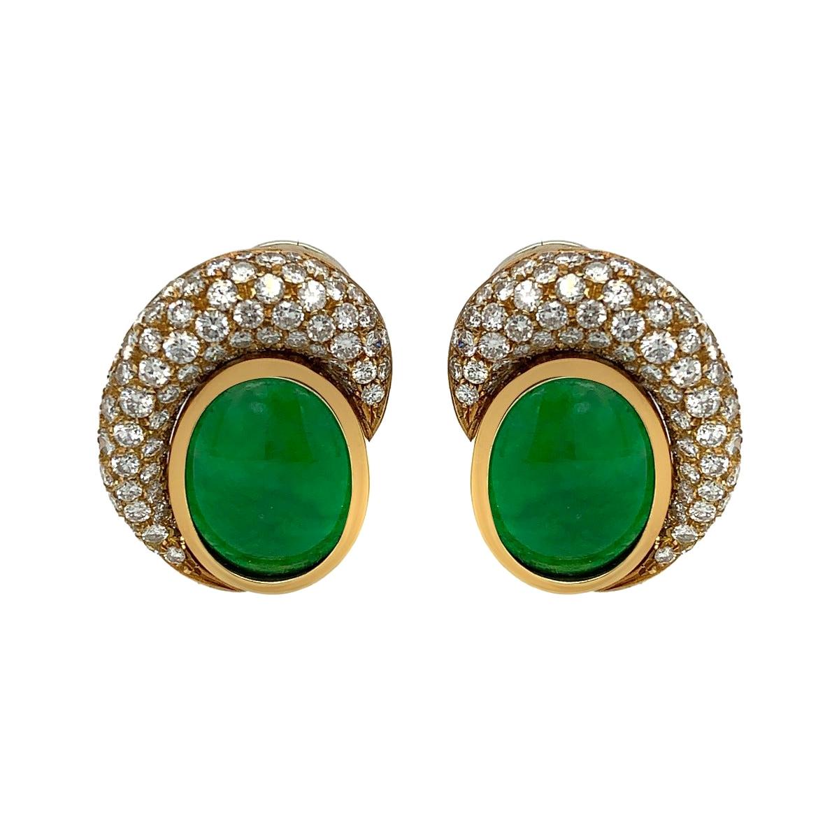 Pair of Vintage 14 Karat Yellow Gold Carved Jadeite Jade ClipOn