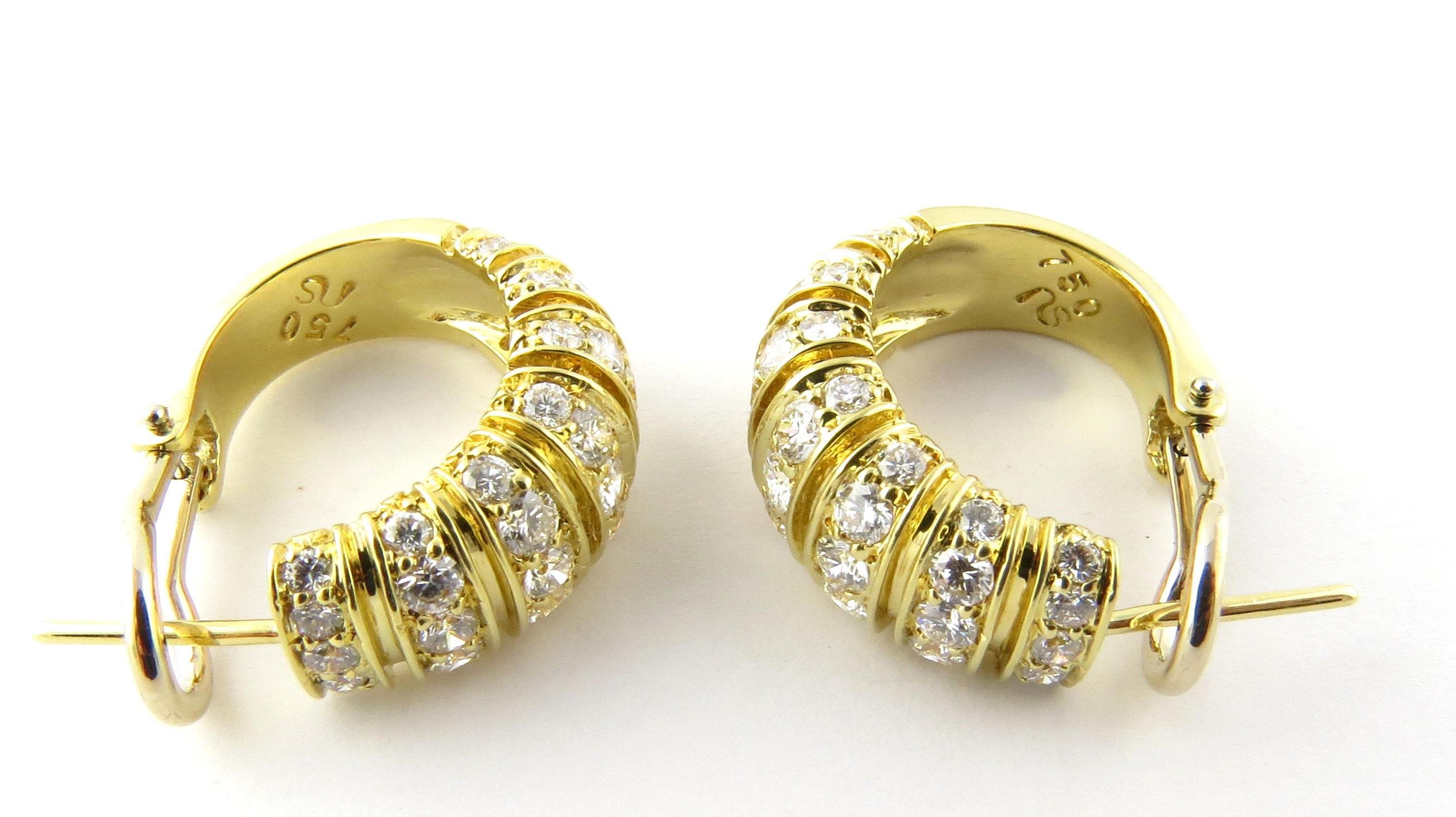 18 Karat Yellow Gold Diamond Oval Hoop Earrings In Excellent Condition In Washington Depot, CT