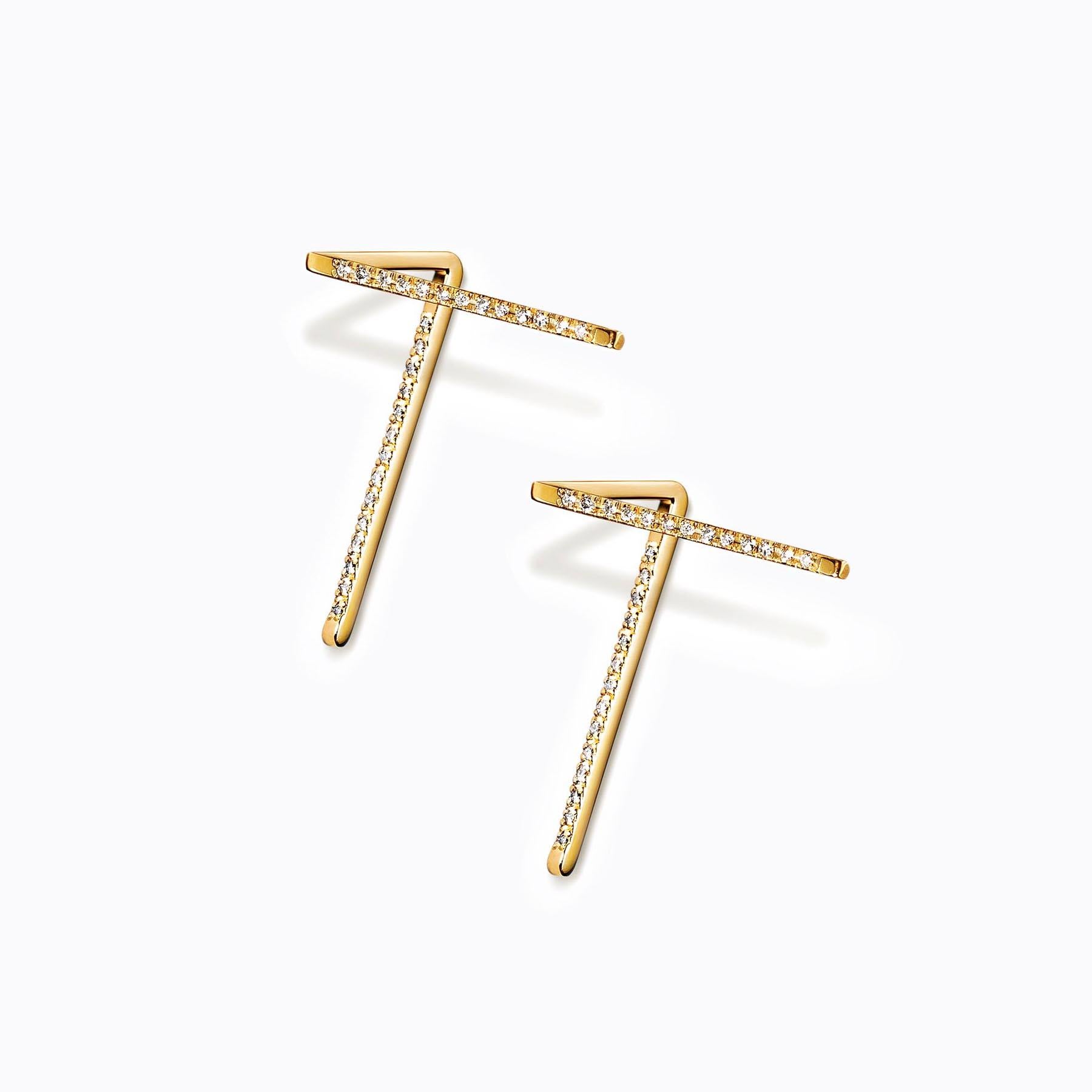 Women's or Men's 18 Karat Yellow Gold Diamond Pair of Stud Earrings For Sale