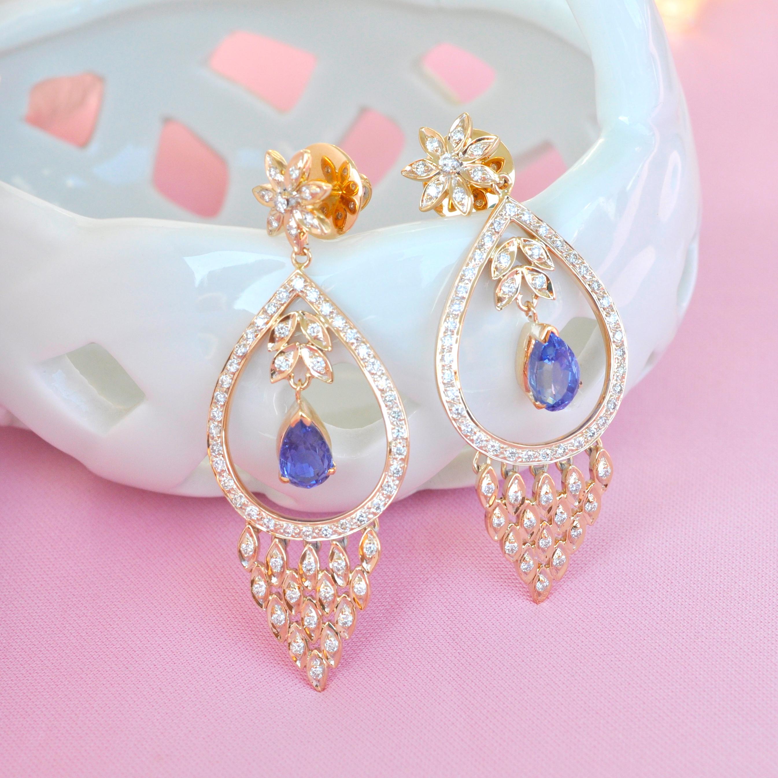 18 Karat Yellow Gold Diamond Pear Blue Sapphire Dangler Dangler Earrings For Sale 1