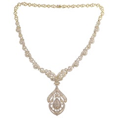 18 Karat Yellow Gold Diamond Pear Curve Chandelier Fancy Necklace