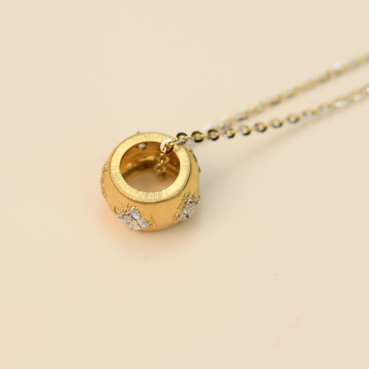 18 Karat Yellow Gold Diamond Pendant Necklace For Sale 5