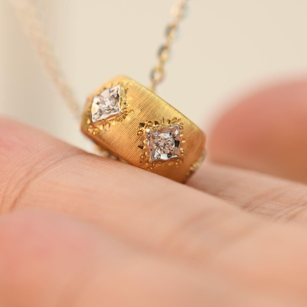 18 Karat Yellow Gold Diamond Pendant Necklace For Sale 3