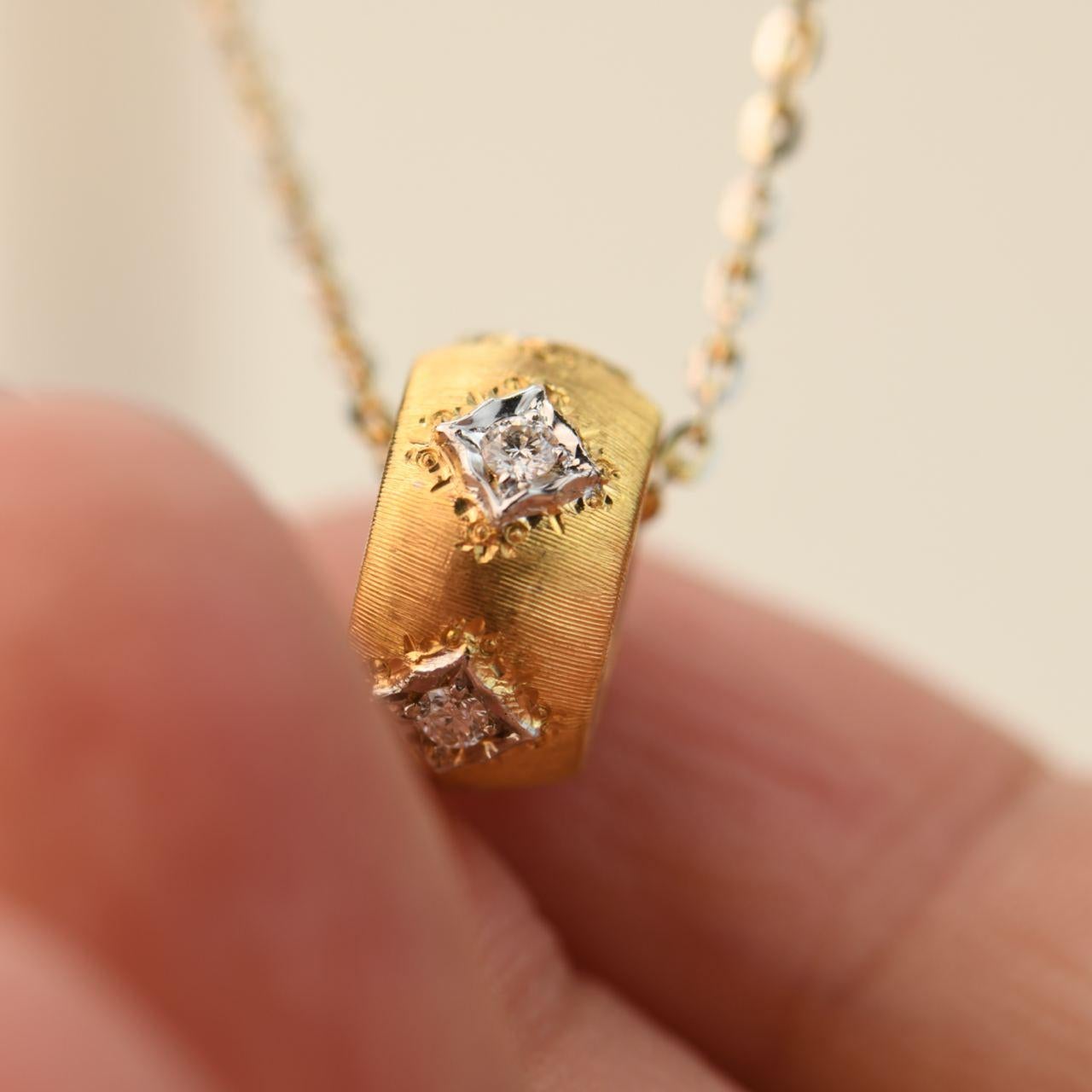 18 Karat Yellow Gold Diamond Pendant Necklace For Sale 4