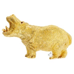 18 Karat Yellow Gold Diamond Hippopotamus Pin